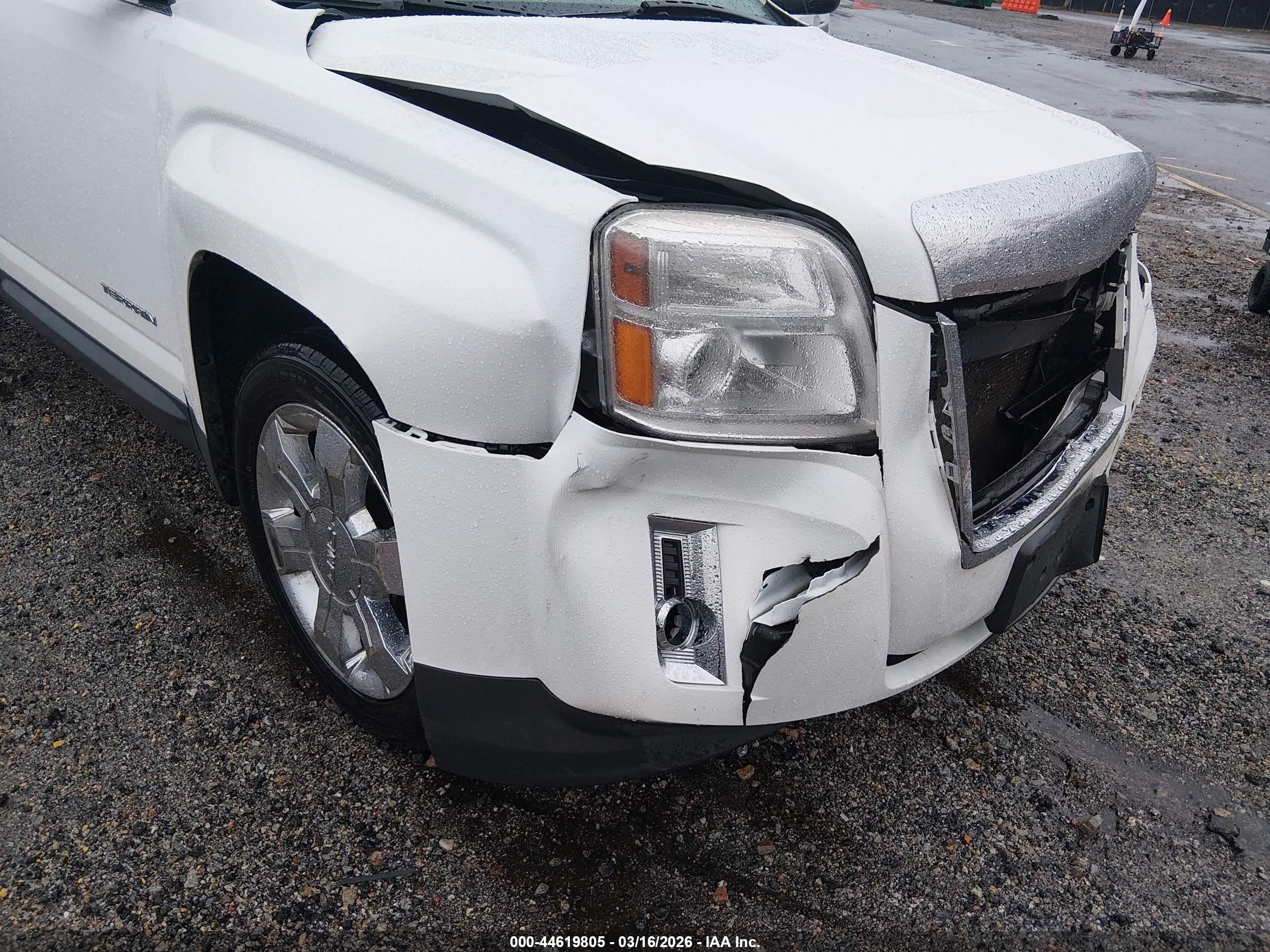 GMC TERRAIN image 6