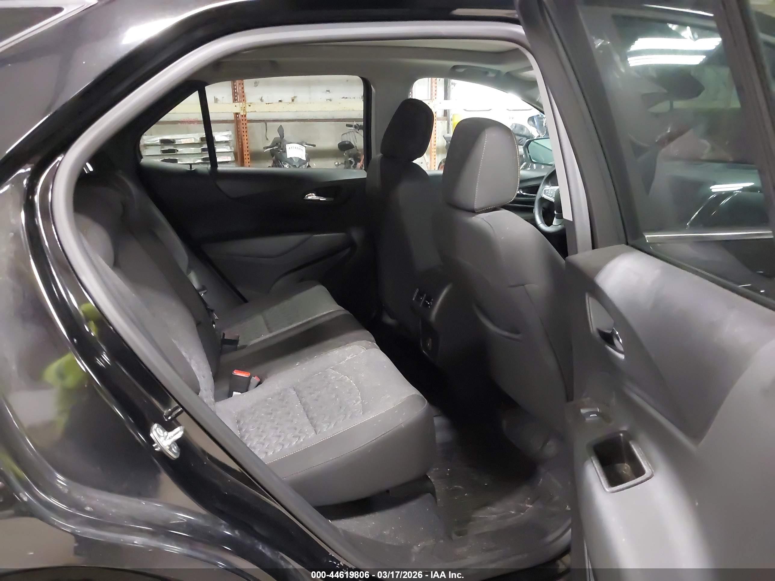 CHEVROLET EQUINOX image 8
