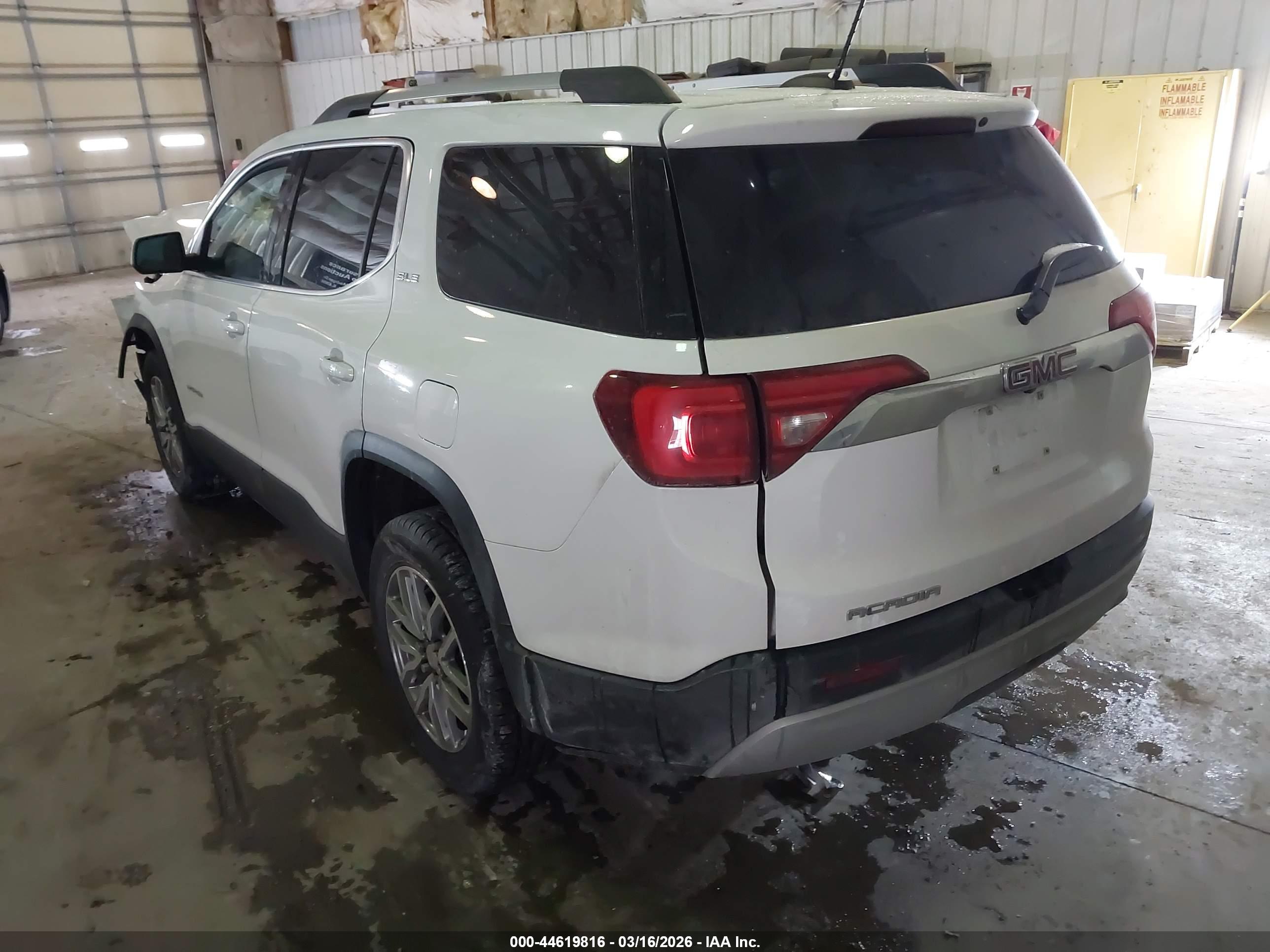 GMC ACADIA image 3