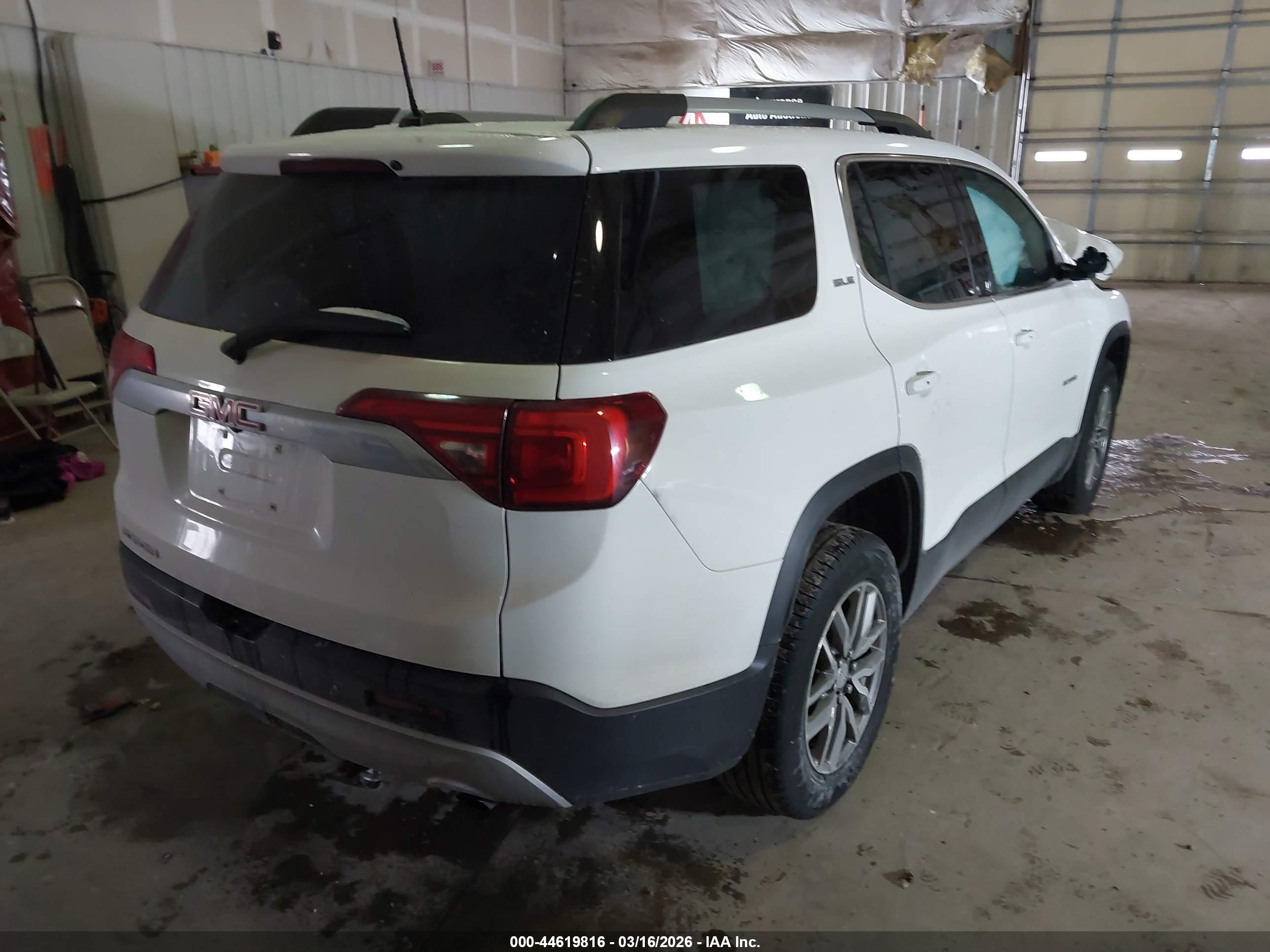 GMC ACADIA image 4