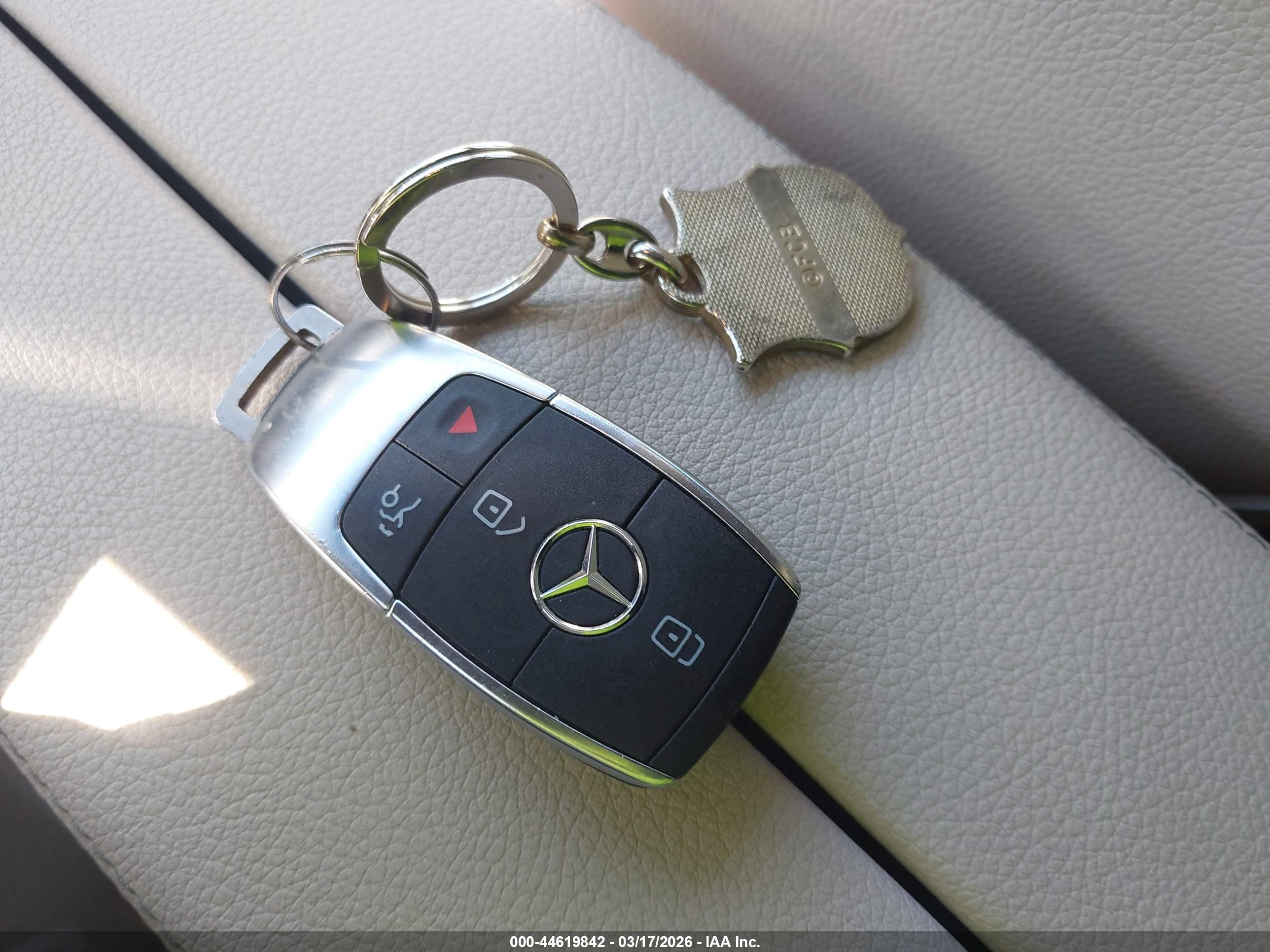 MERCEDES-BENZ CLA image 11