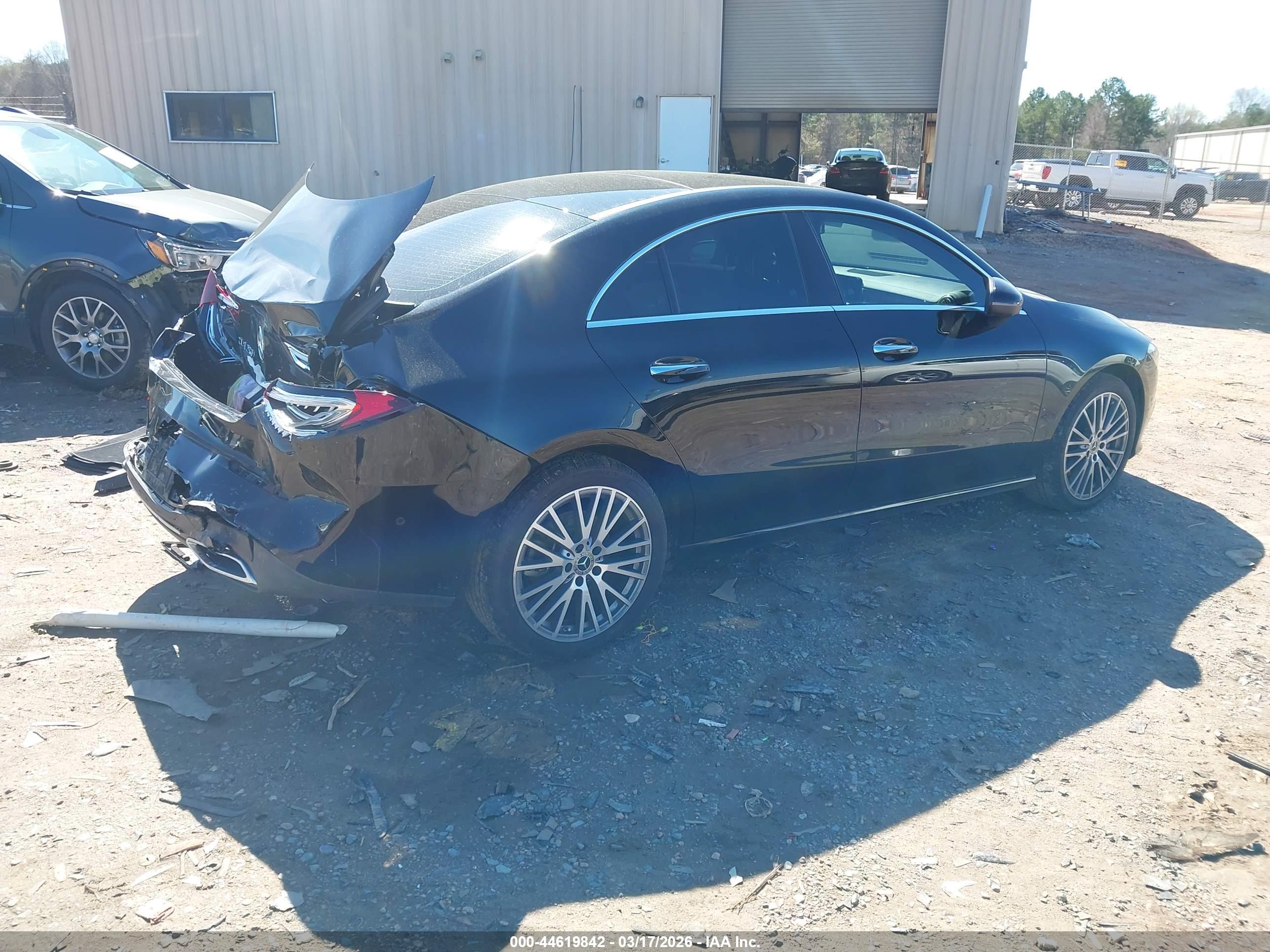 MERCEDES-BENZ CLA image 4