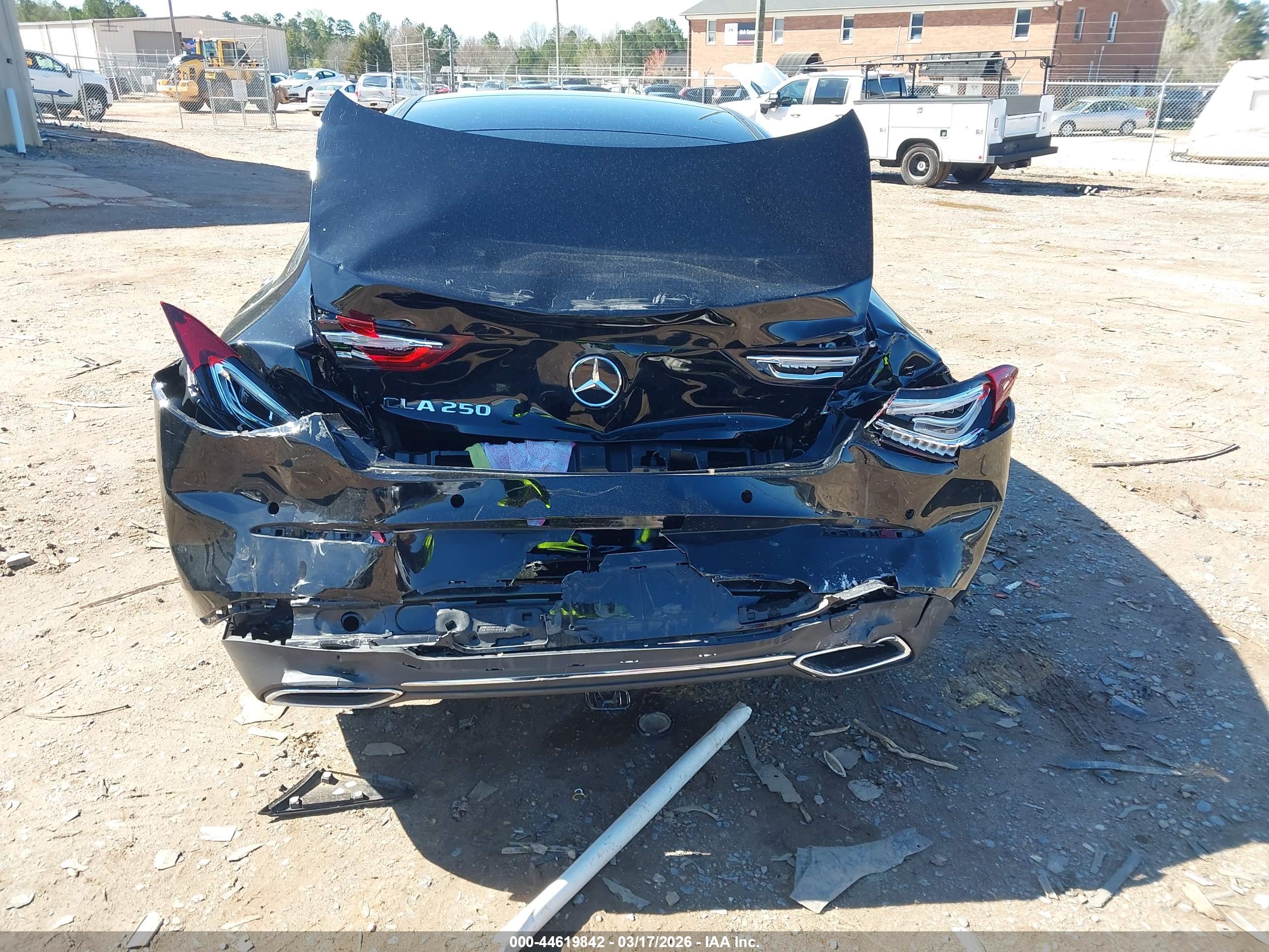 MERCEDES-BENZ CLA image 6