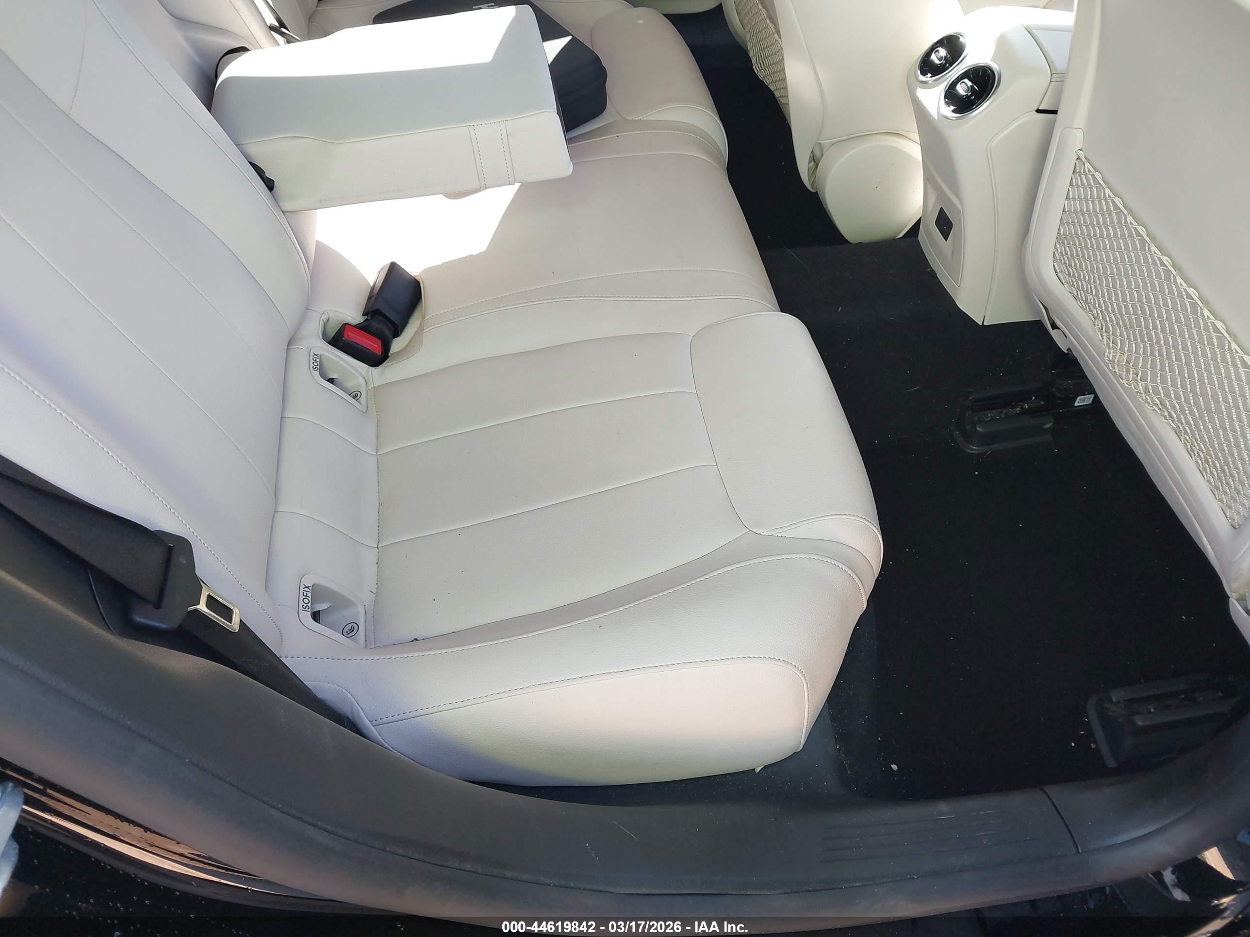 MERCEDES-BENZ CLA image 8