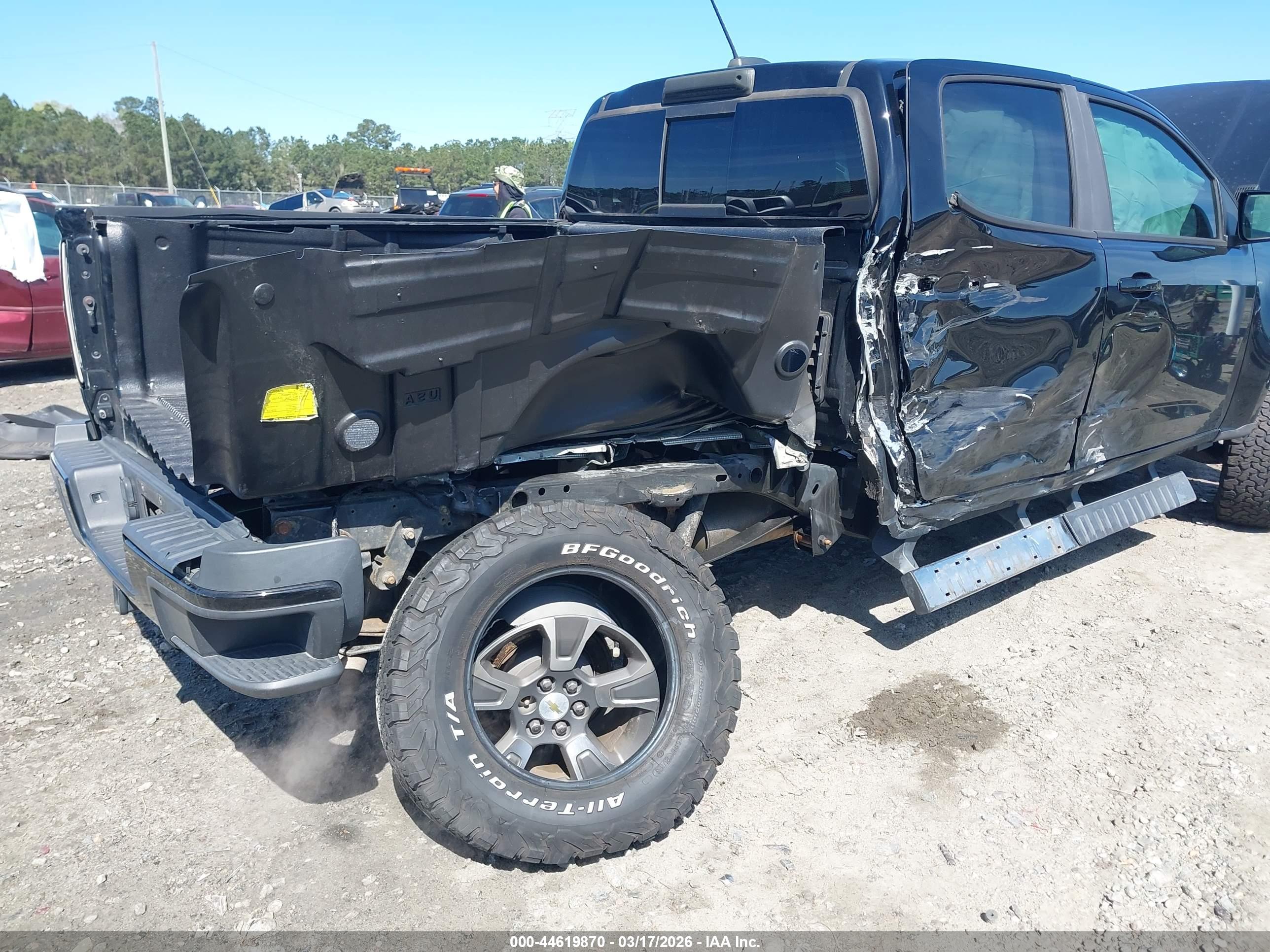 CHEVROLET COLORADO image 6
