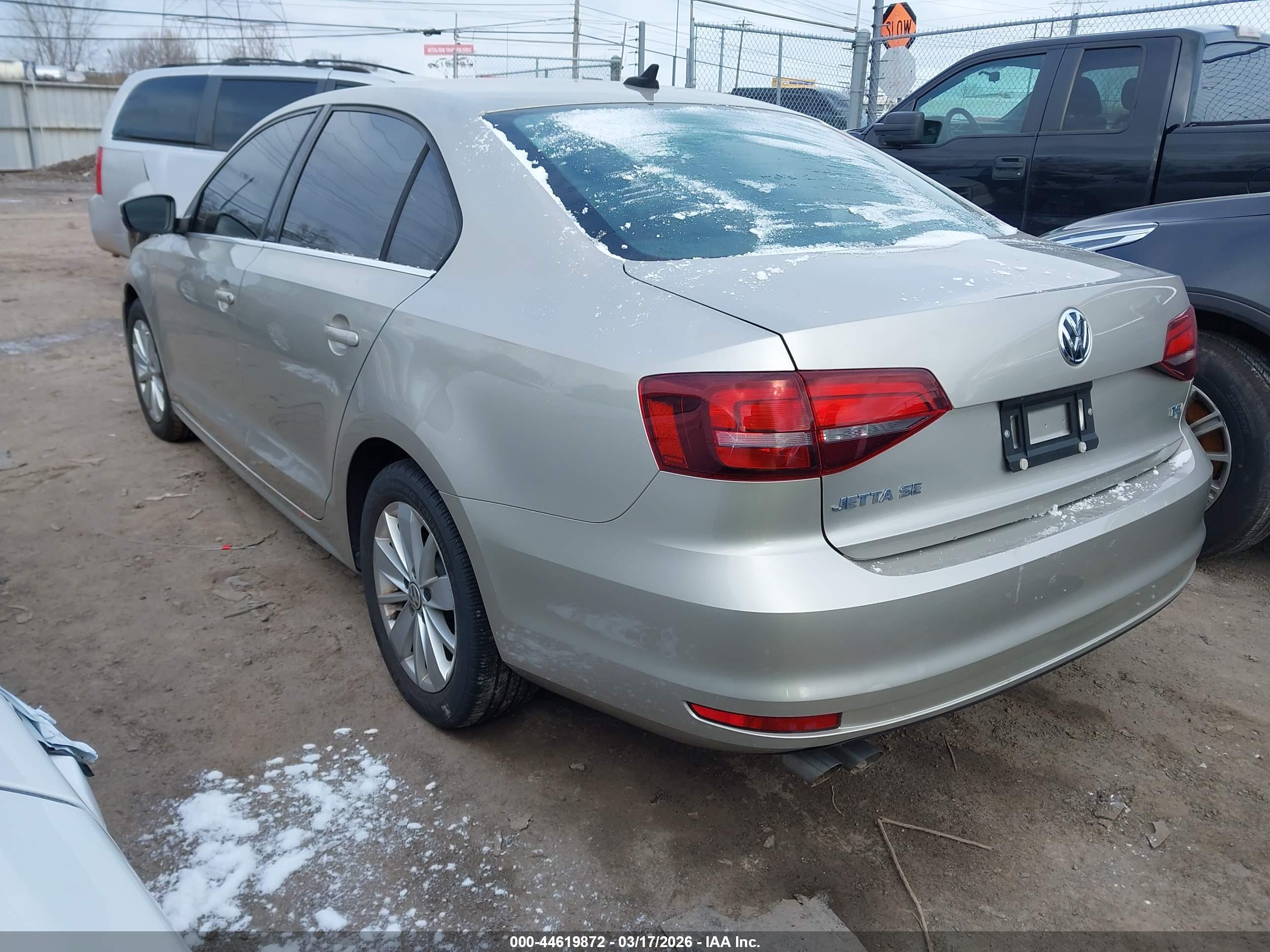 VOLKSWAGEN JETTA image 3