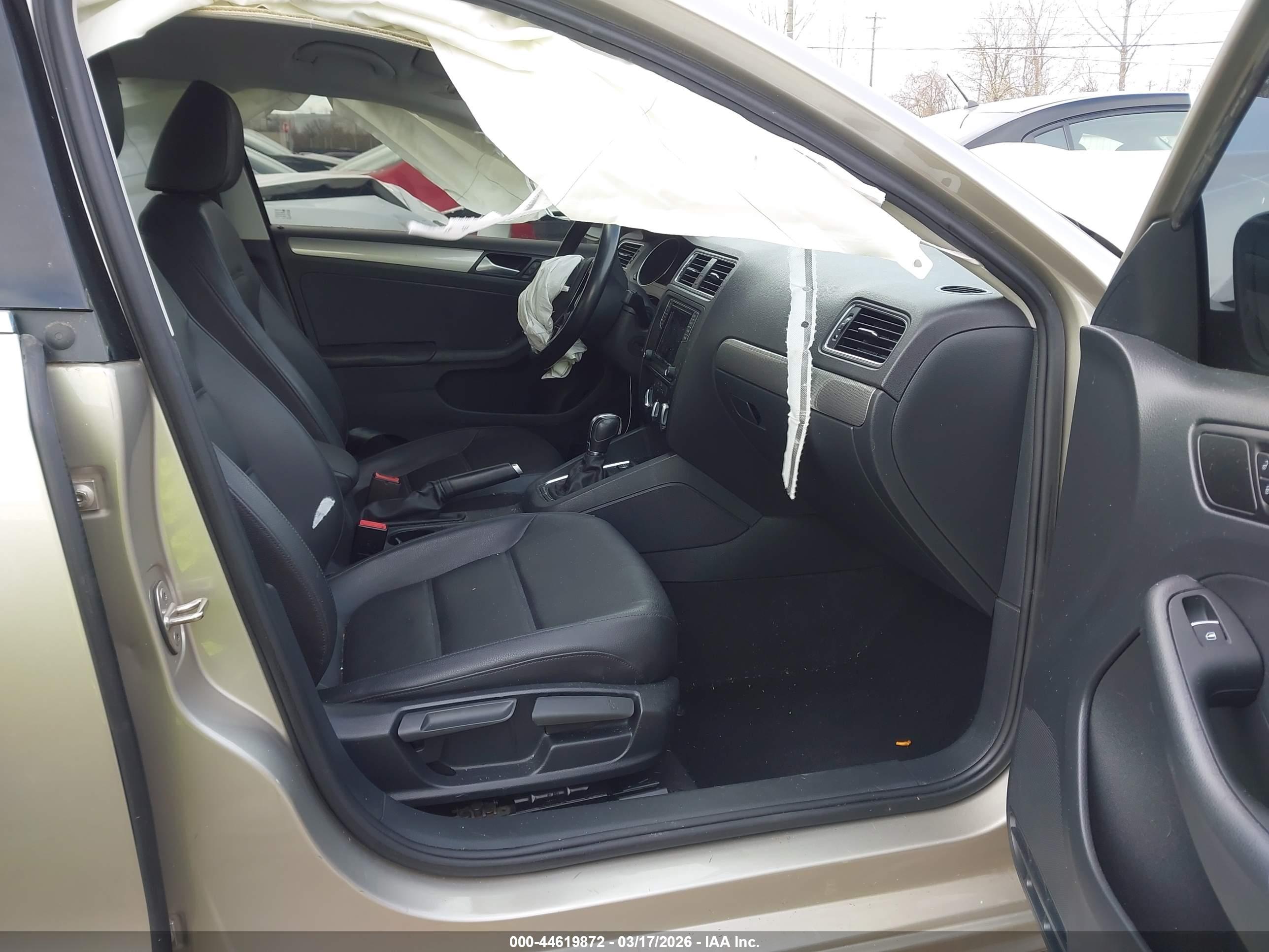 VOLKSWAGEN JETTA image 5