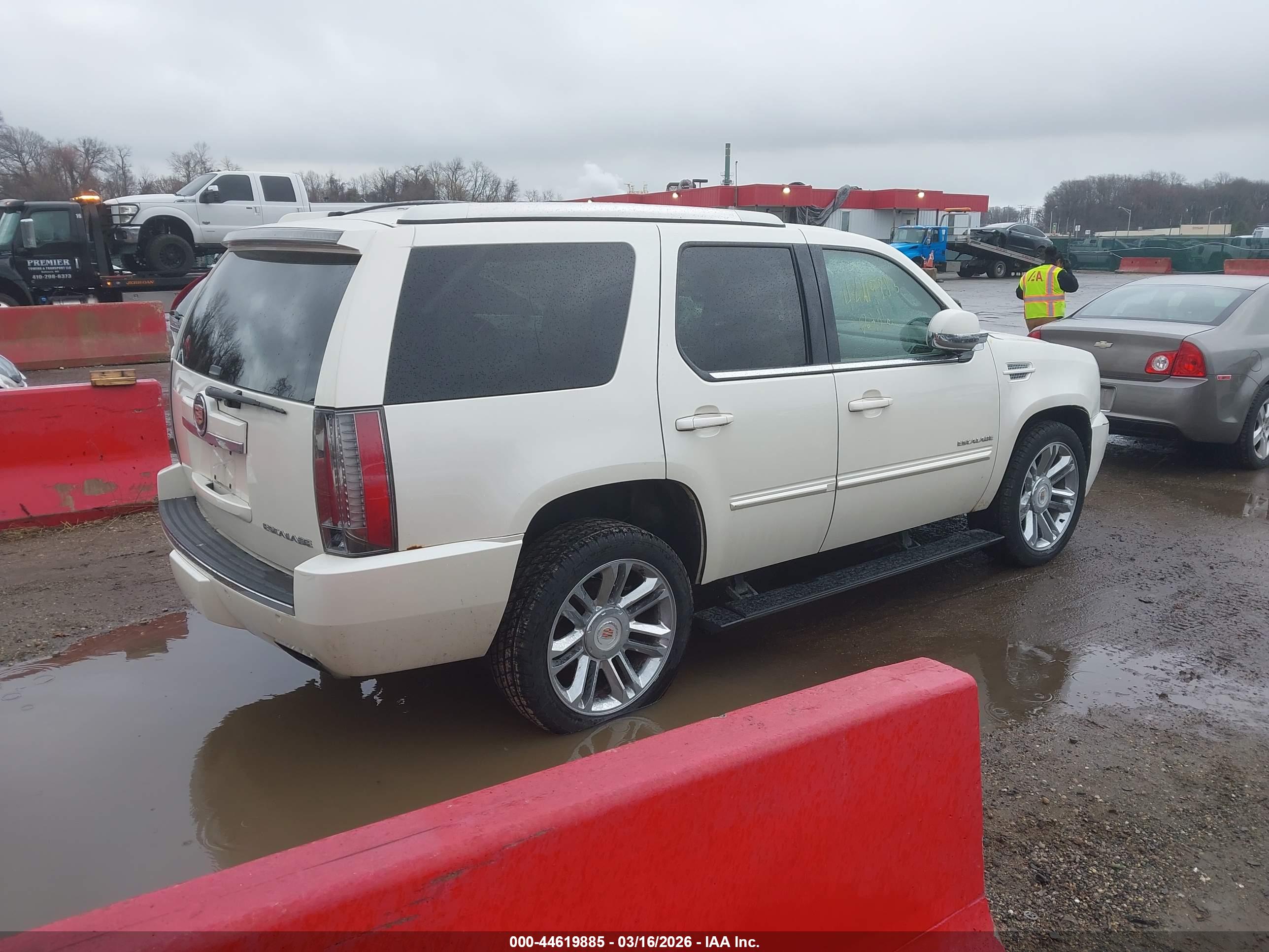 CADILLAC ESCALADE image 4