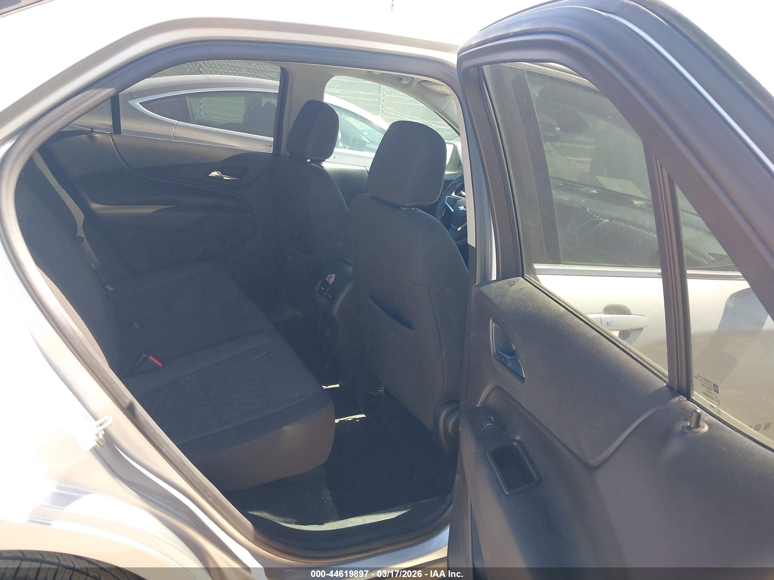 CHEVROLET EQUINOX image 8