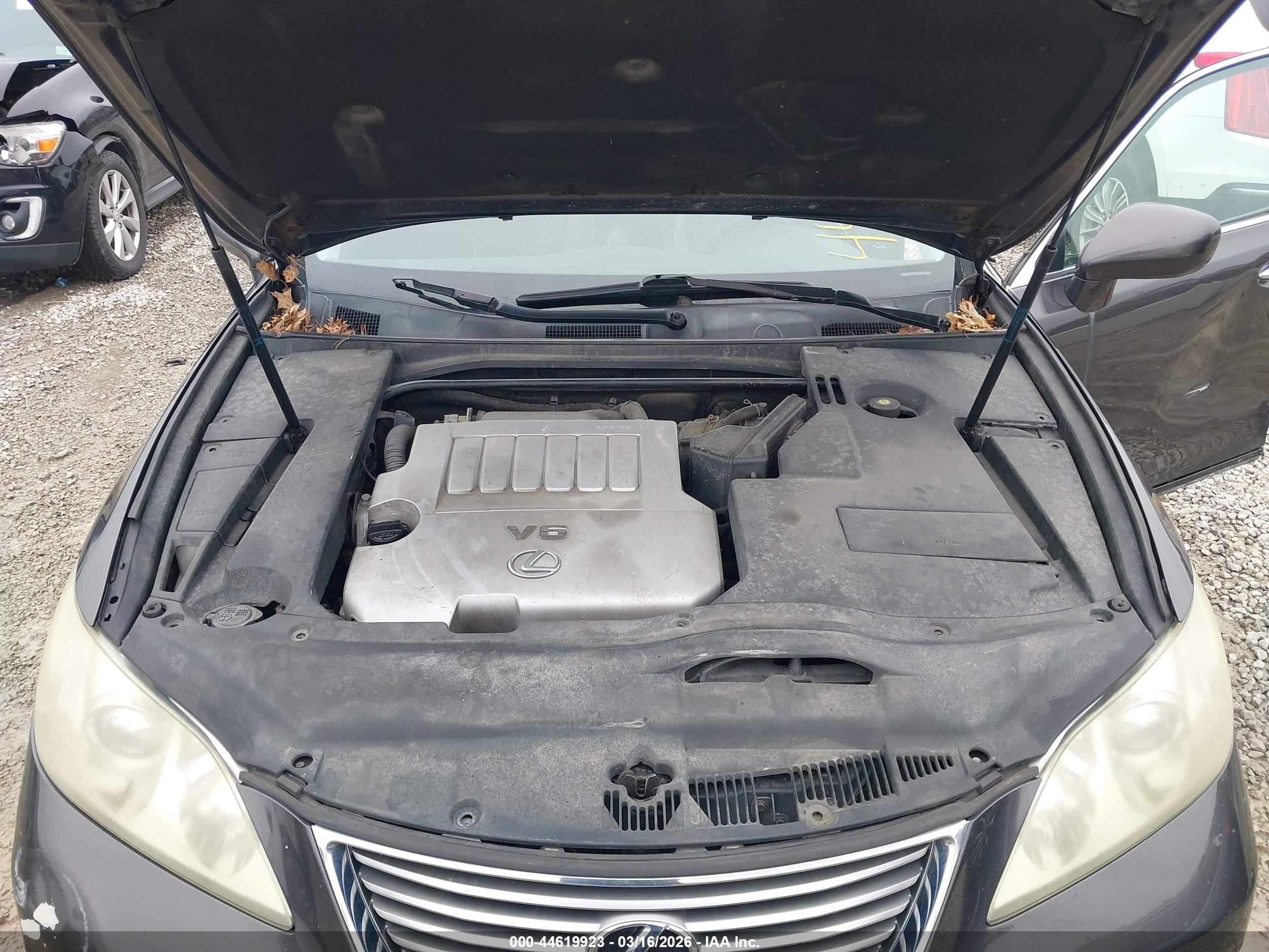 LEXUS ES image 10