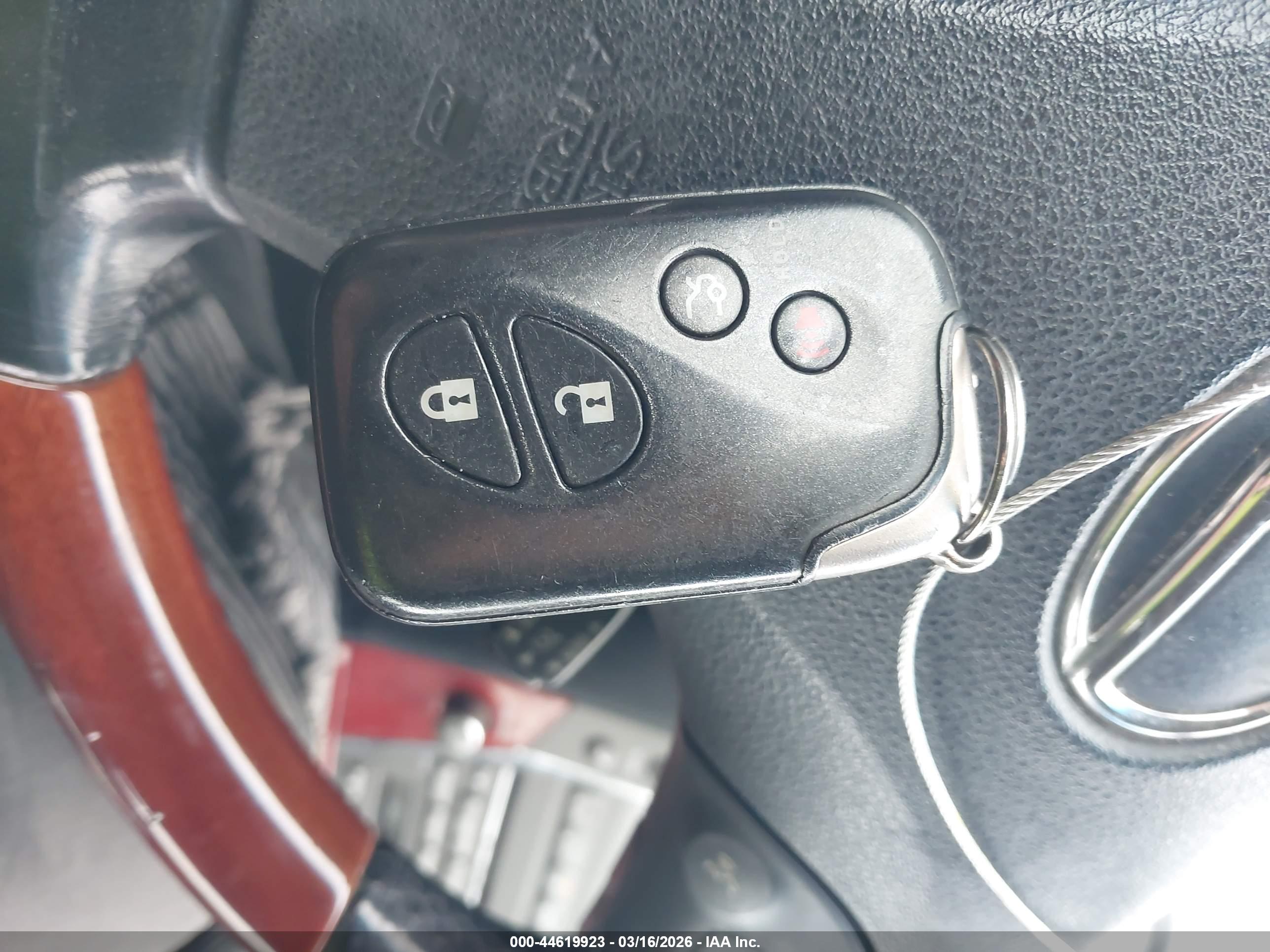 LEXUS ES image 11