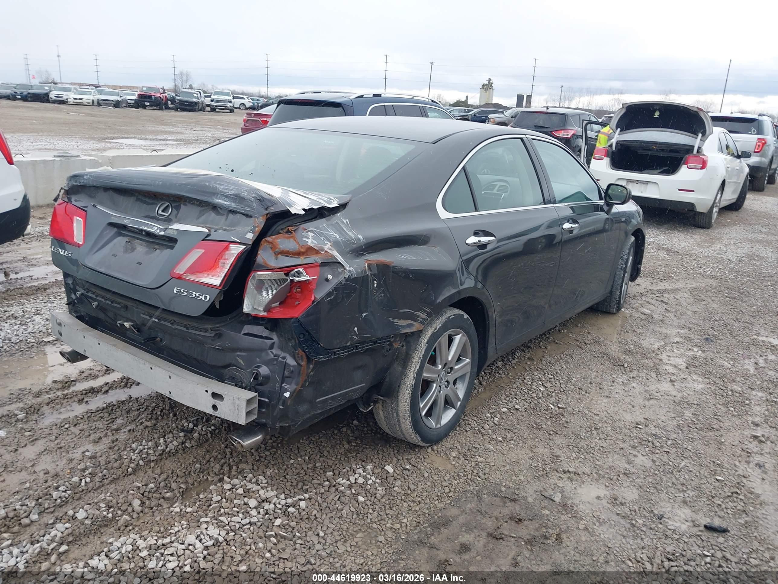 LEXUS ES image 4