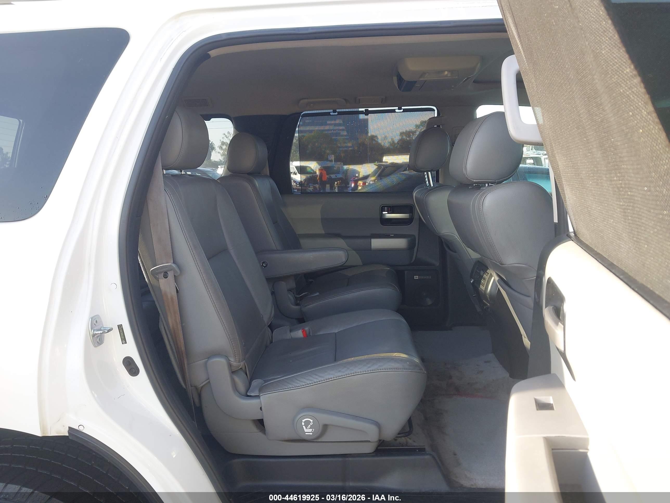 TOYOTA SEQUOIA image 8