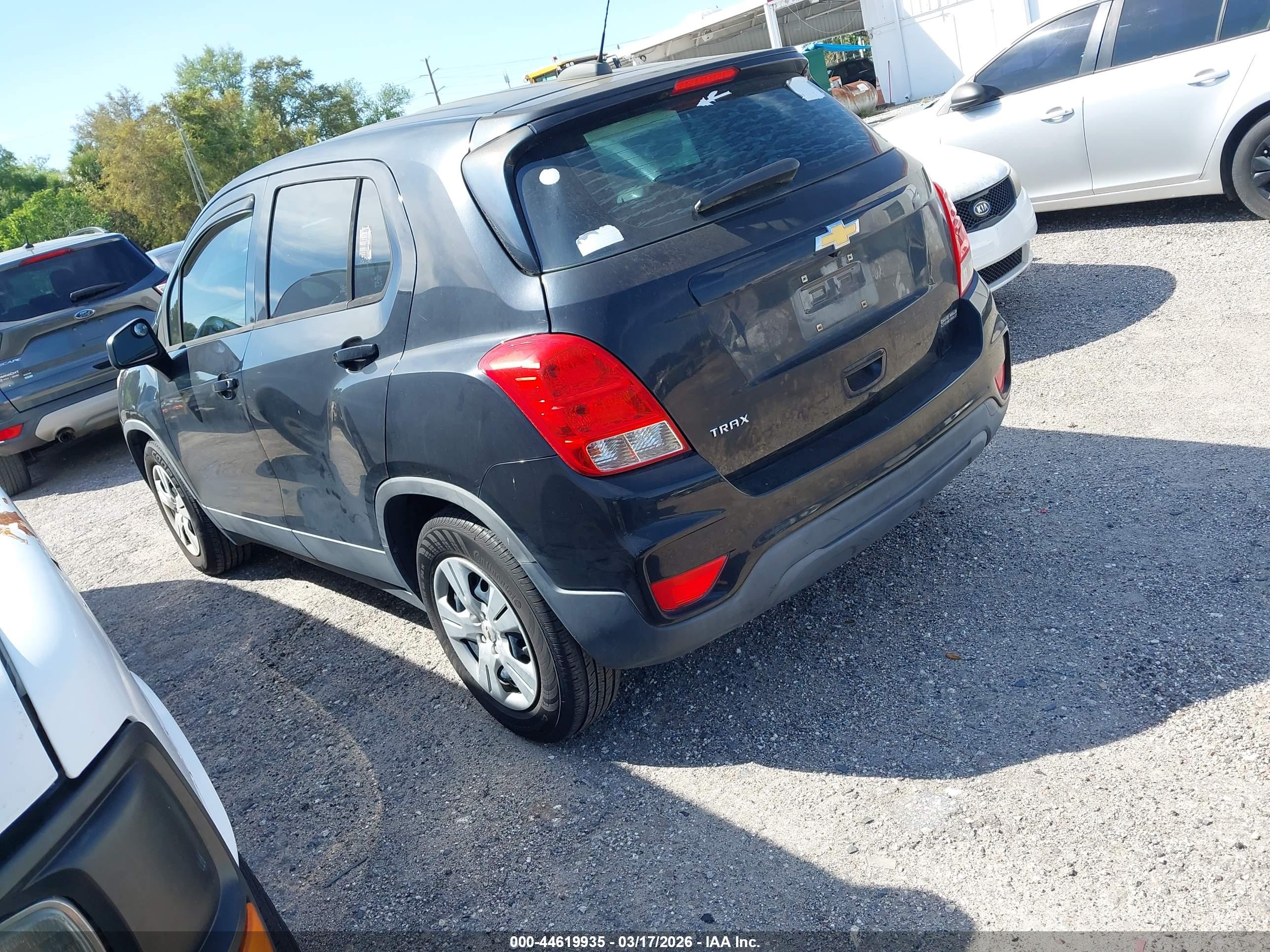 CHEVROLET TRAX image 3