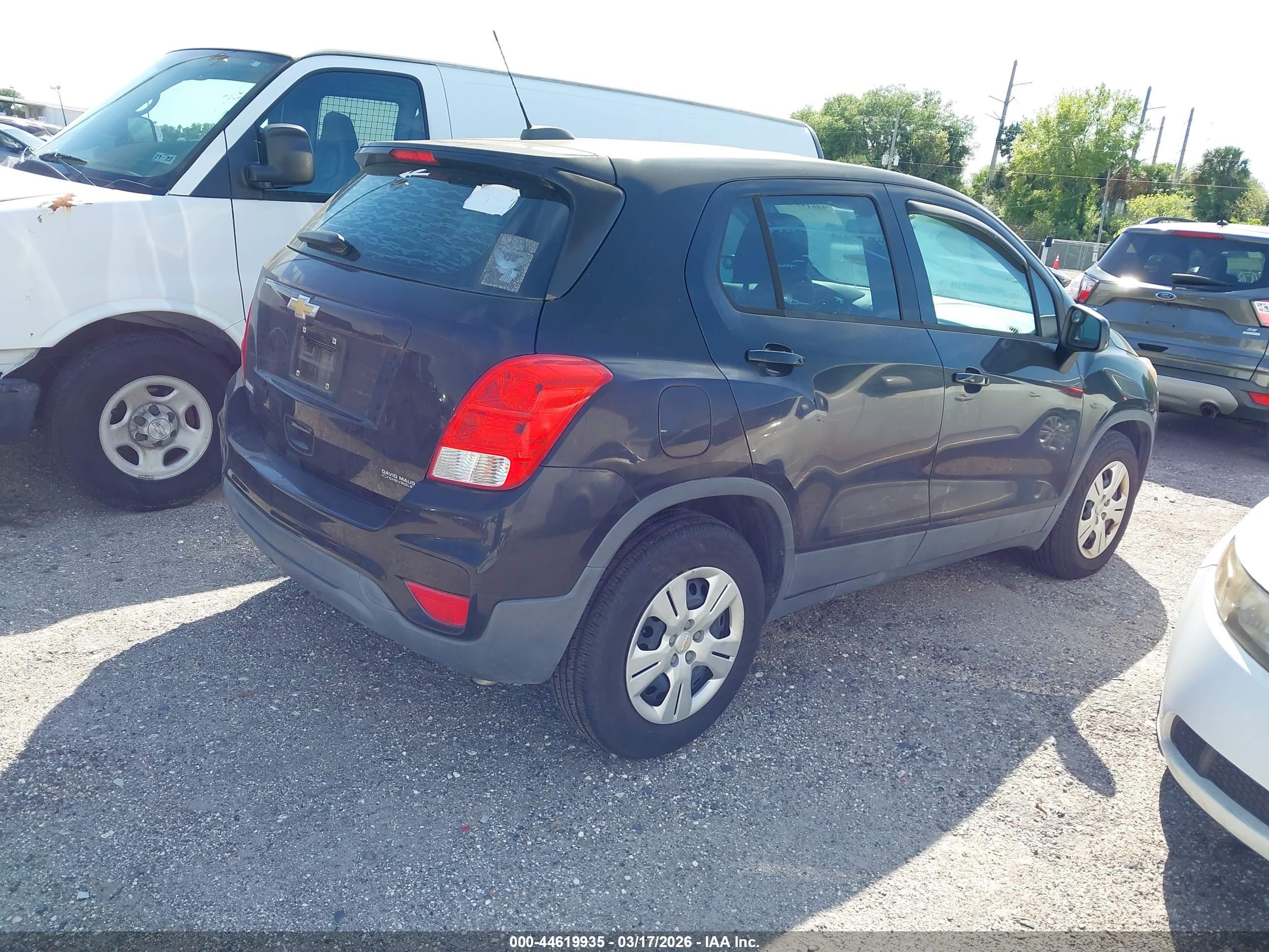 CHEVROLET TRAX image 4