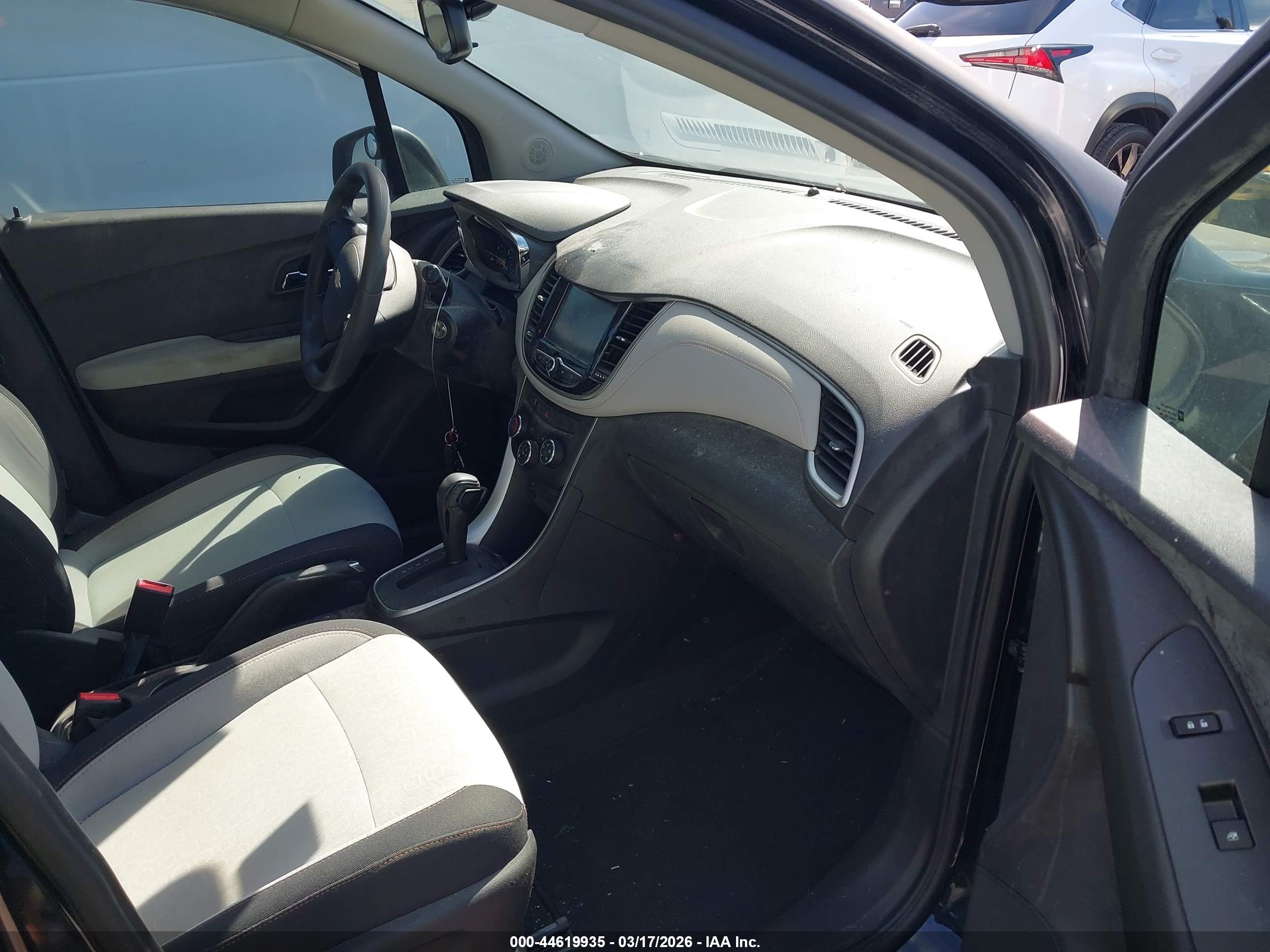 CHEVROLET TRAX image 5