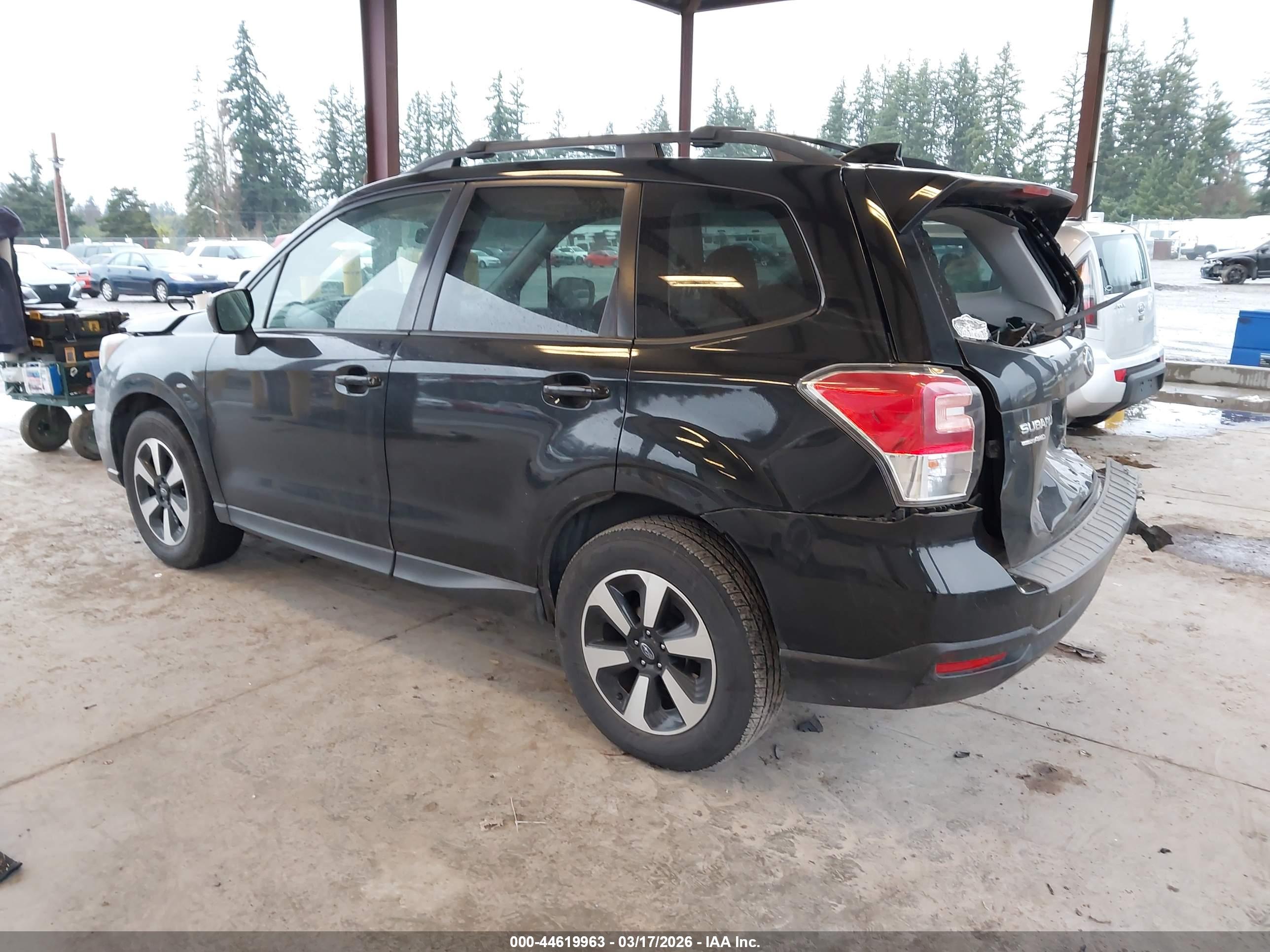 SUBARU FORESTER image 3
