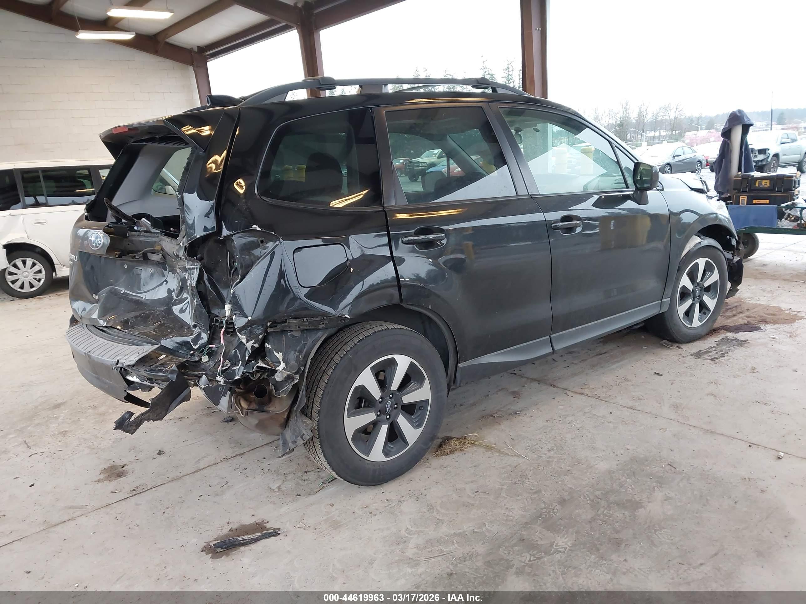 SUBARU FORESTER image 4