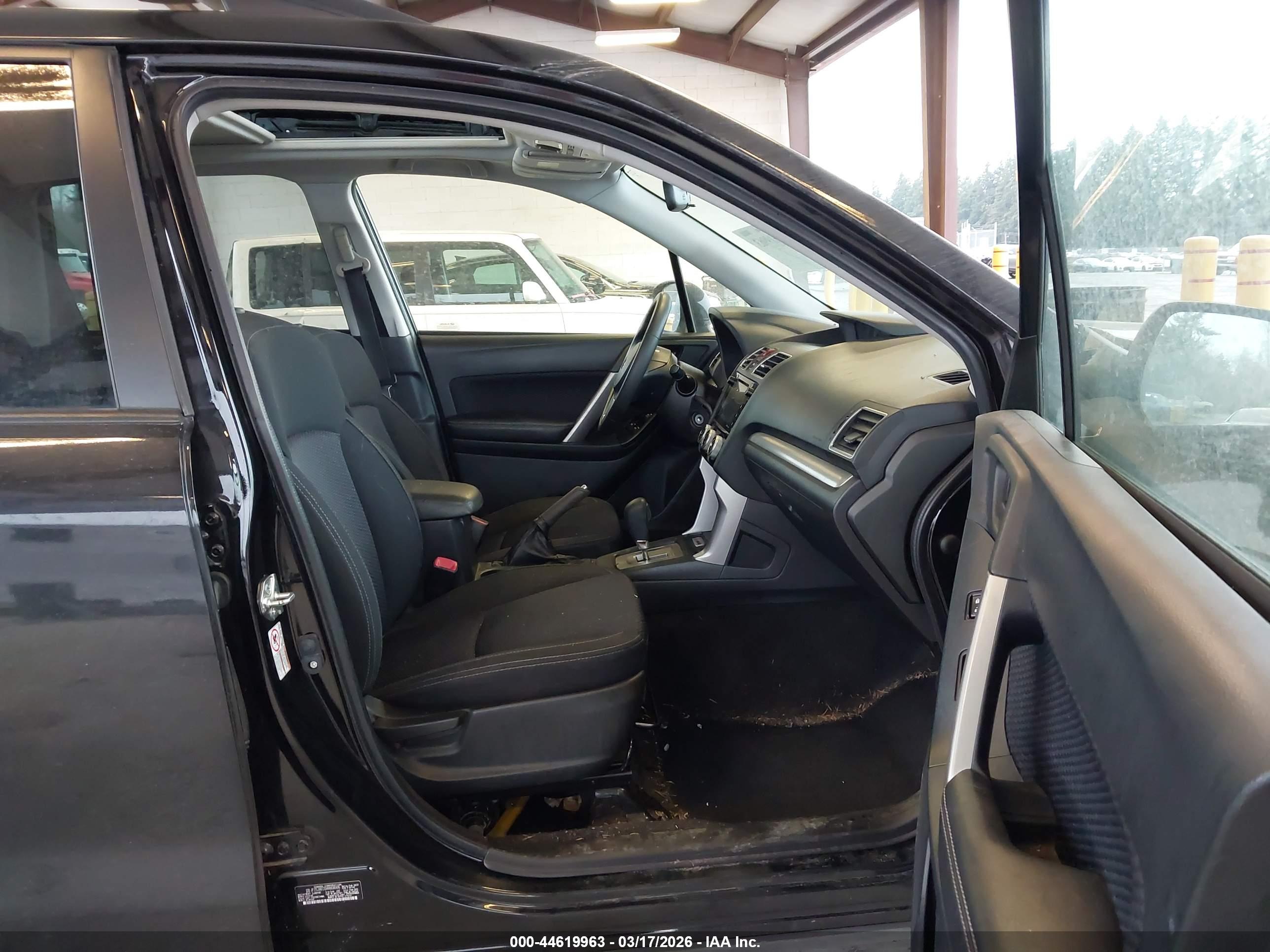 SUBARU FORESTER image 5