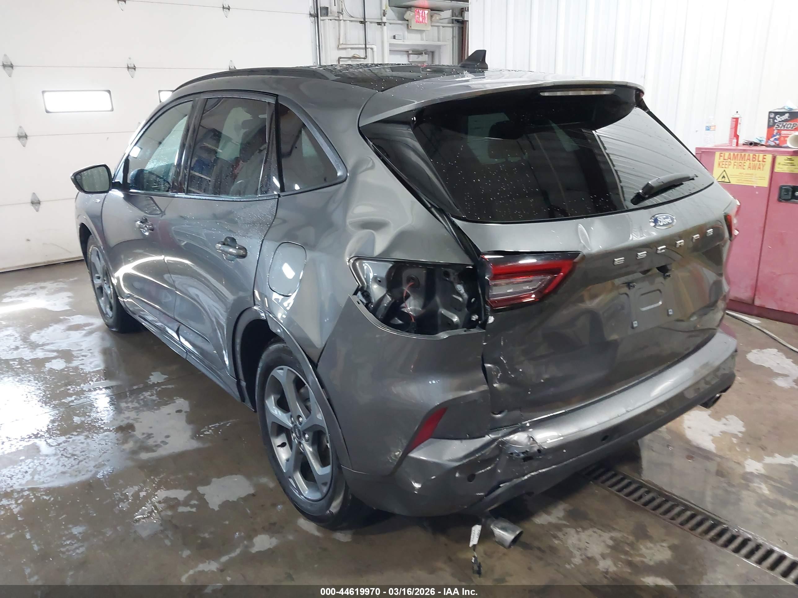 FORD ESCAPE image 6