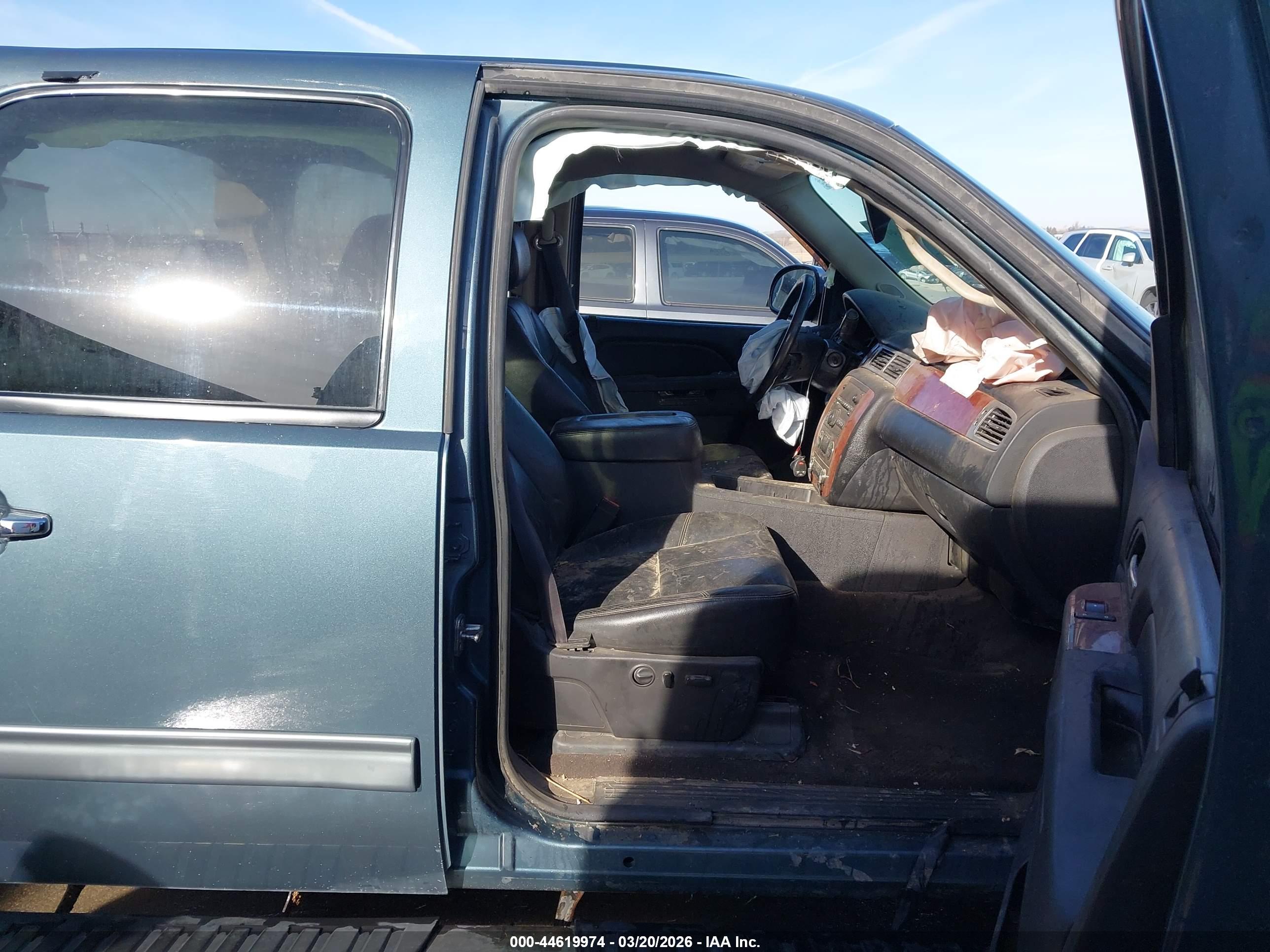 CHEVROLET SILVERADO image 5