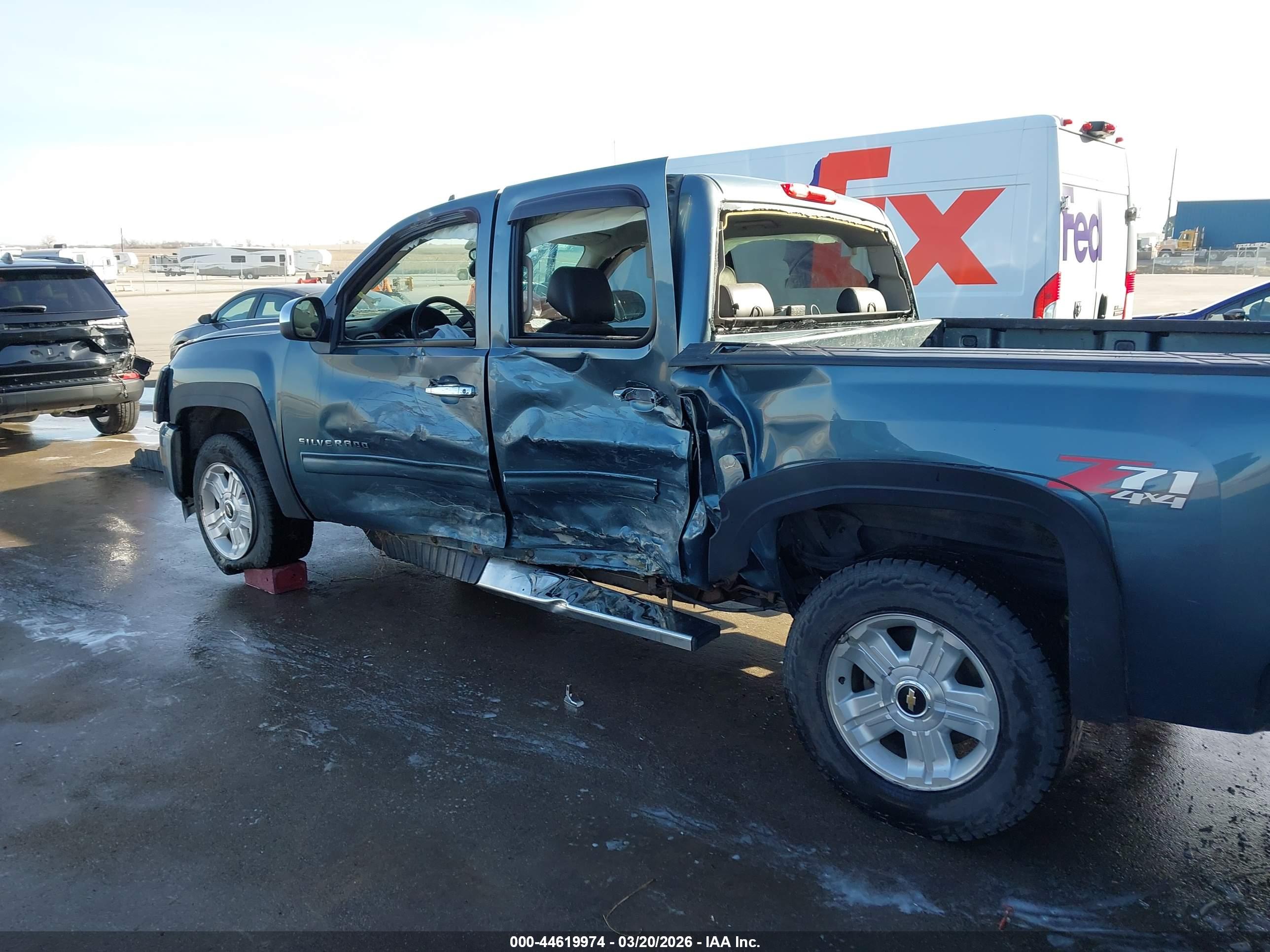 CHEVROLET SILVERADO image 6