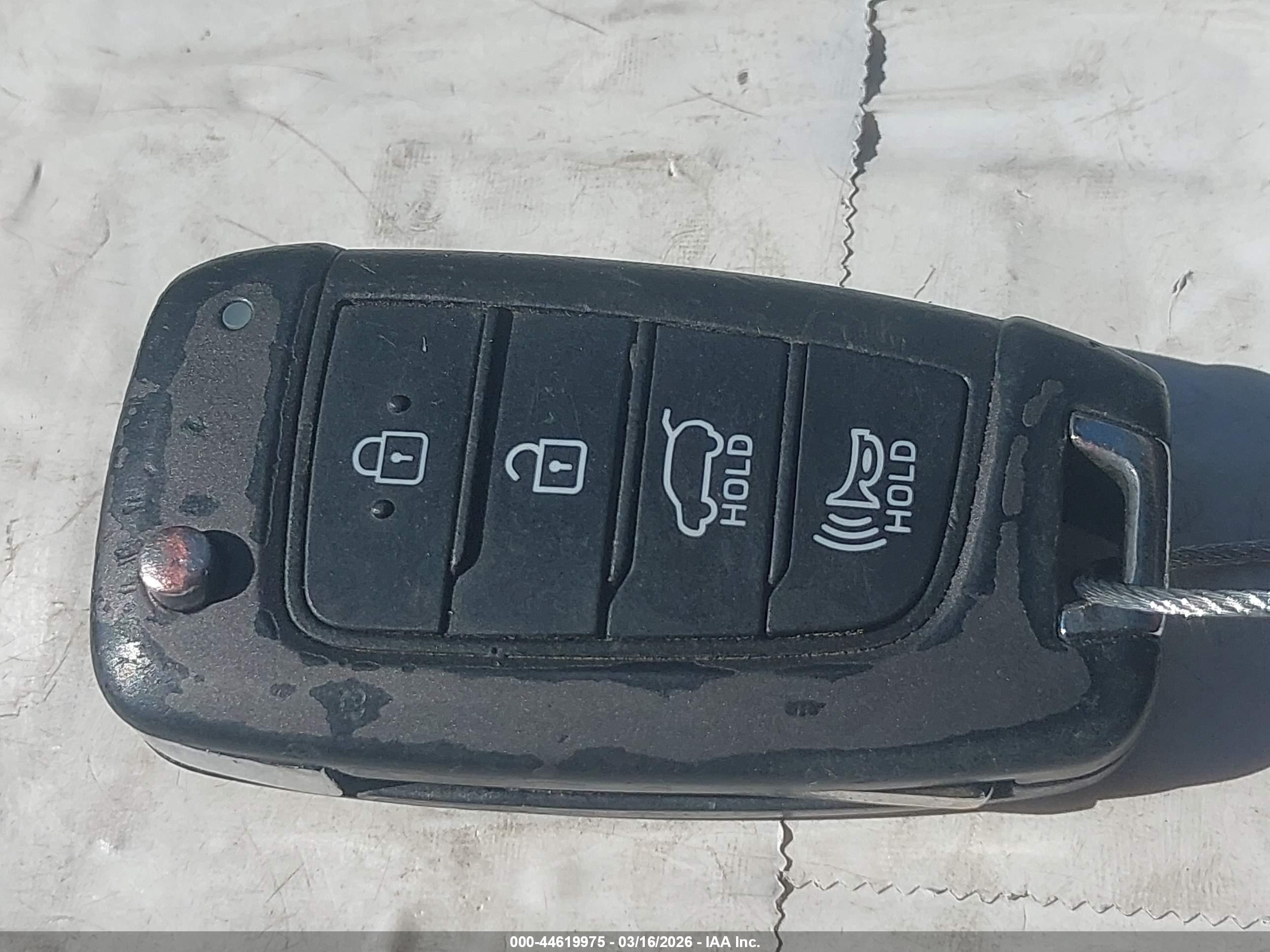 HYUNDAI ELANTRA image 11