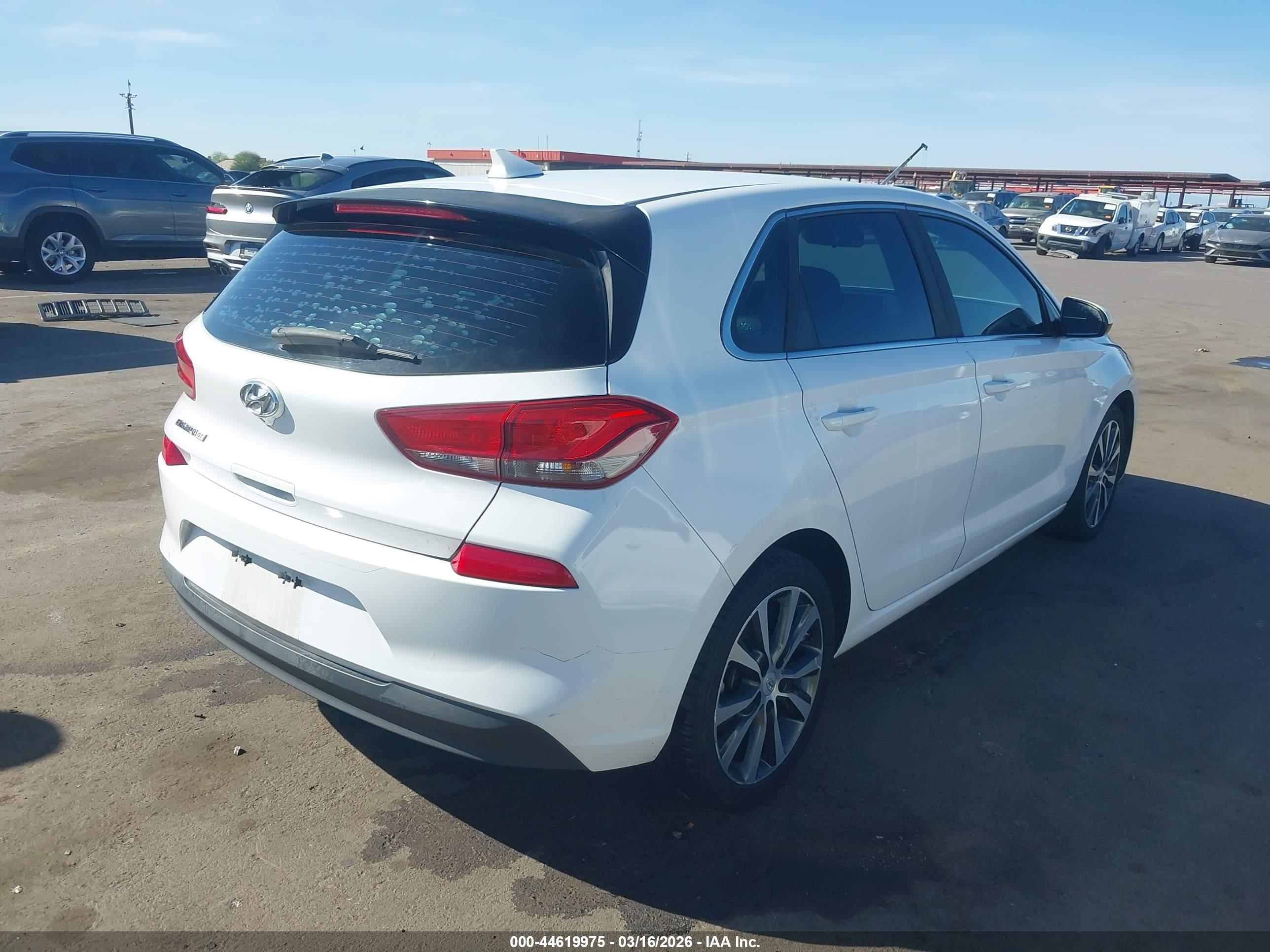 HYUNDAI ELANTRA image 4