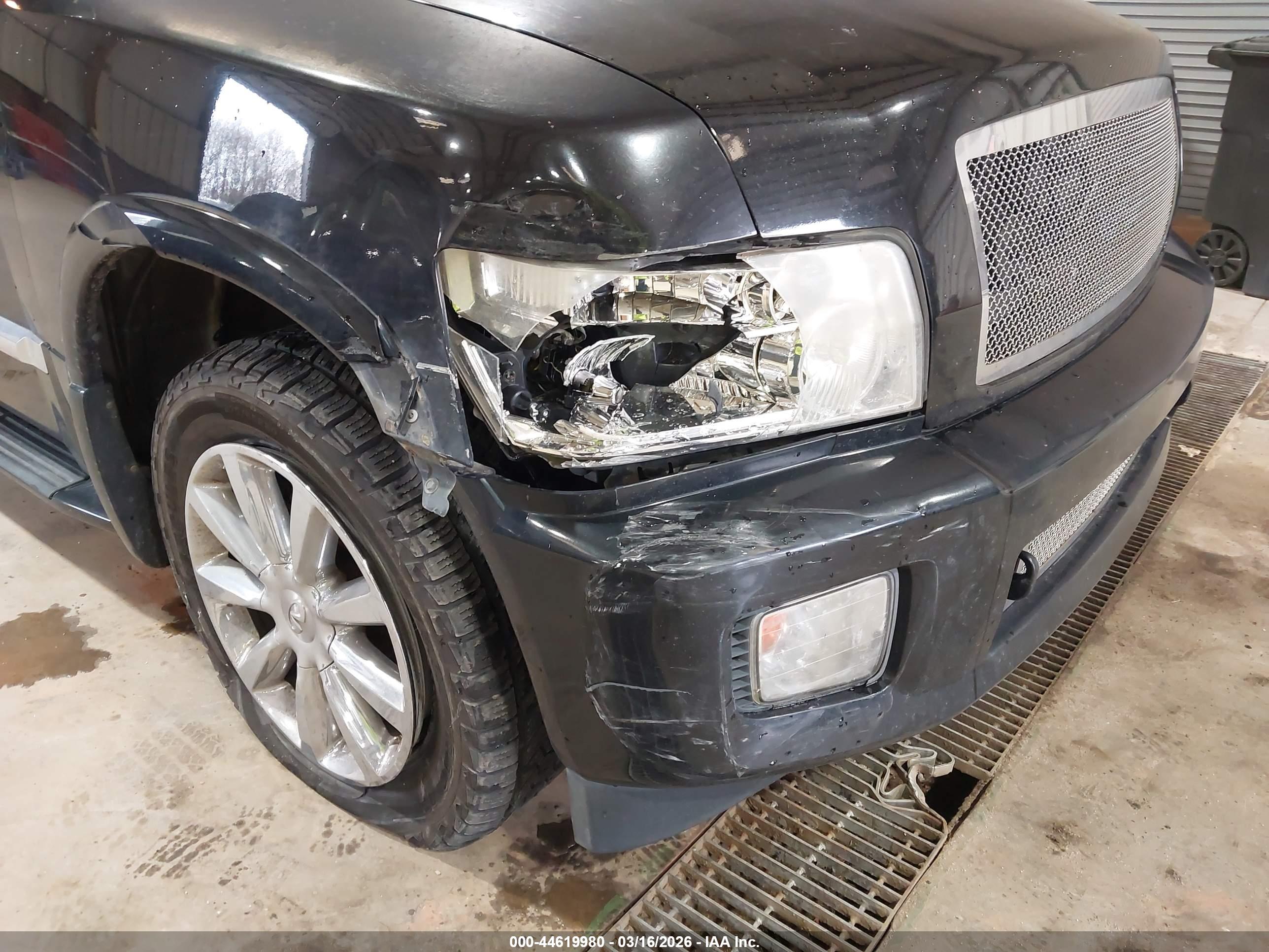 INFINITI QX56 image 6