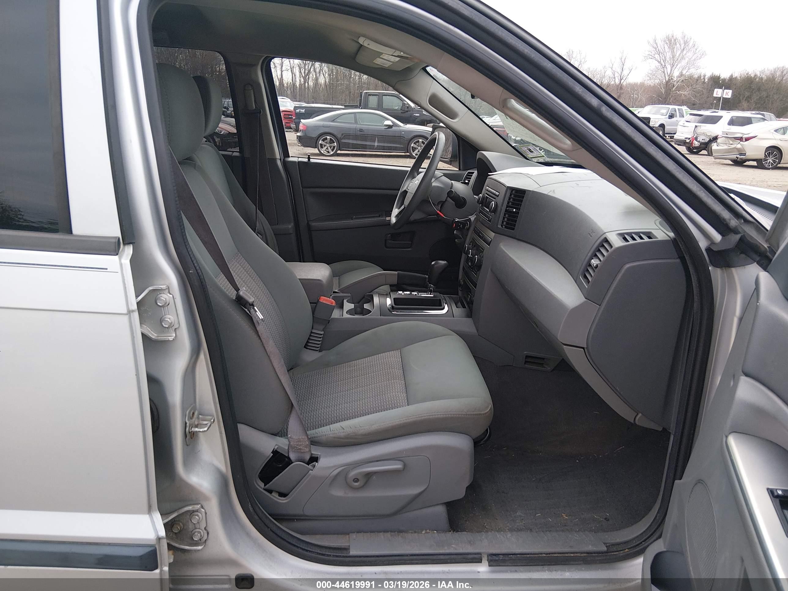 JEEP GRAND image 5