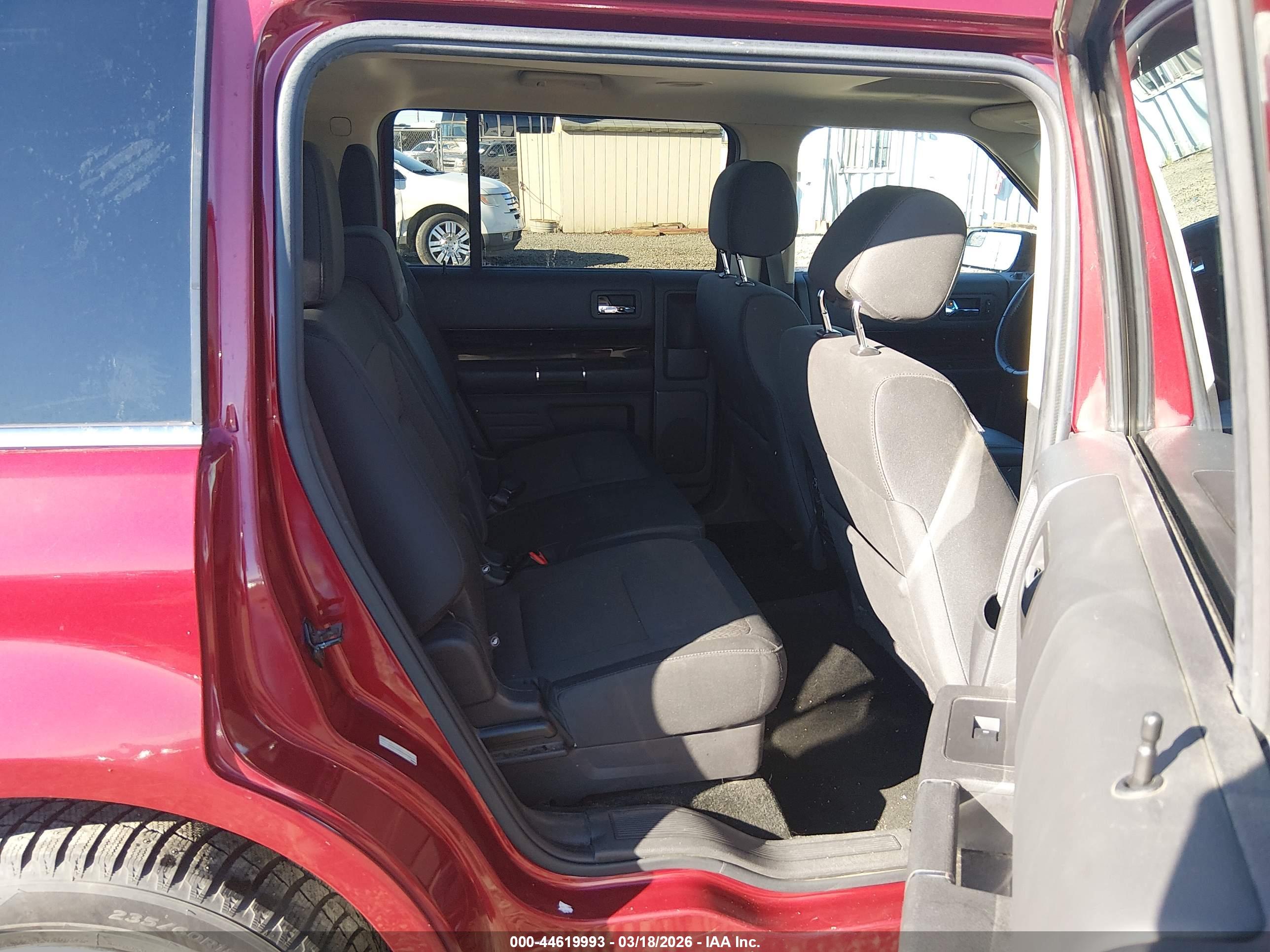 FORD FLEX image 8