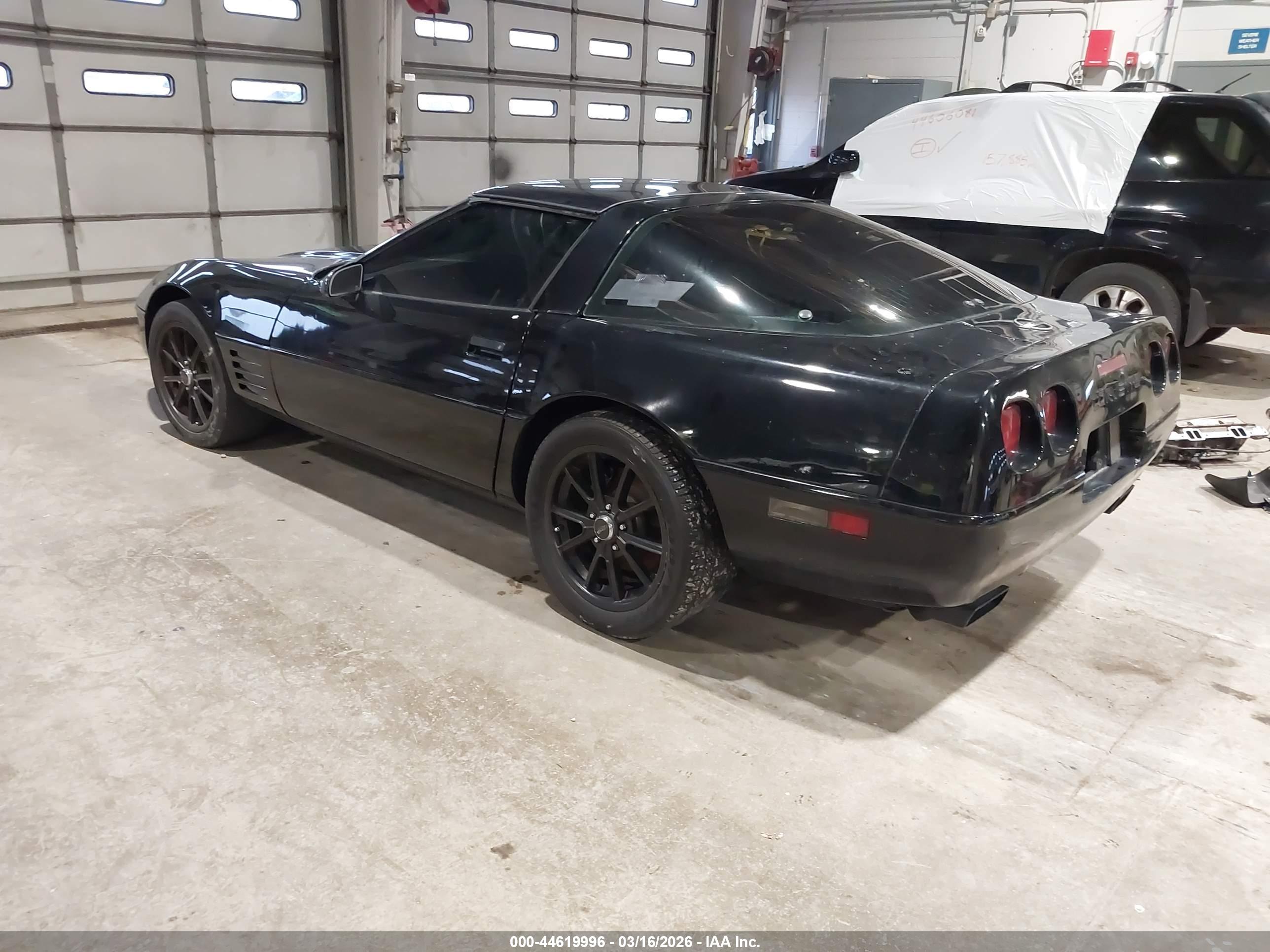 CHEVROLET CORVETTE image 3