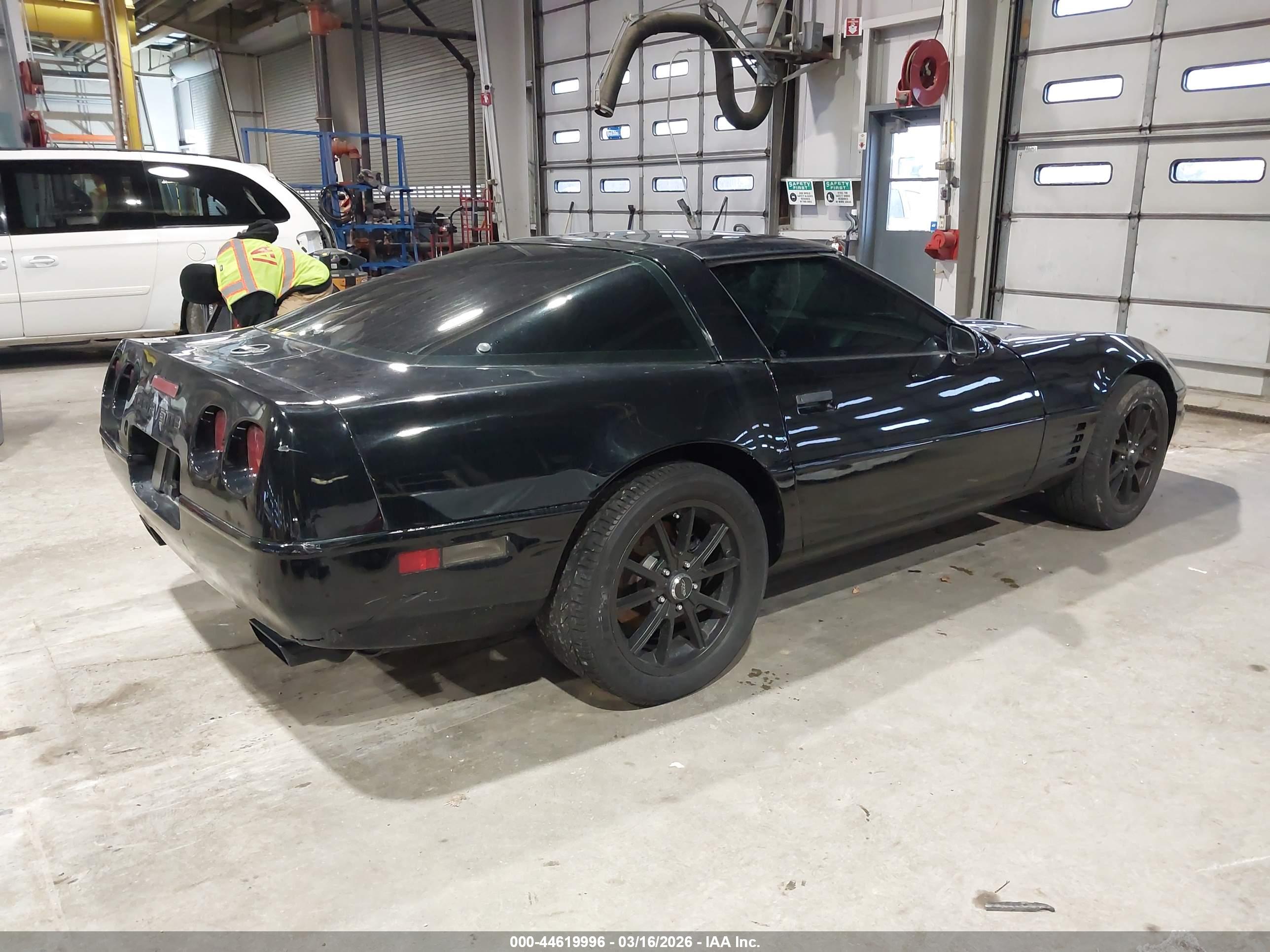 CHEVROLET CORVETTE image 4