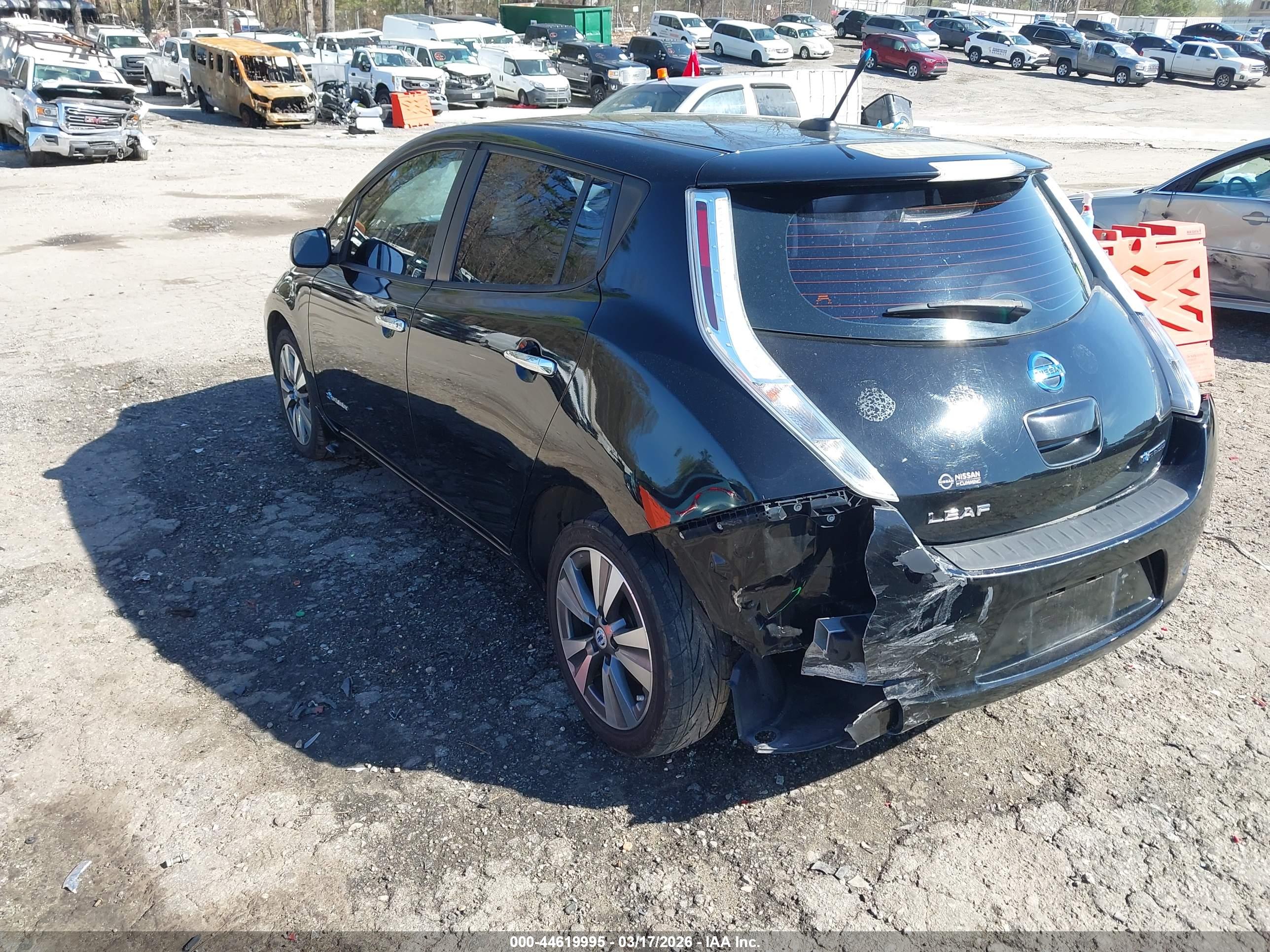 NISSAN LEAF image 3