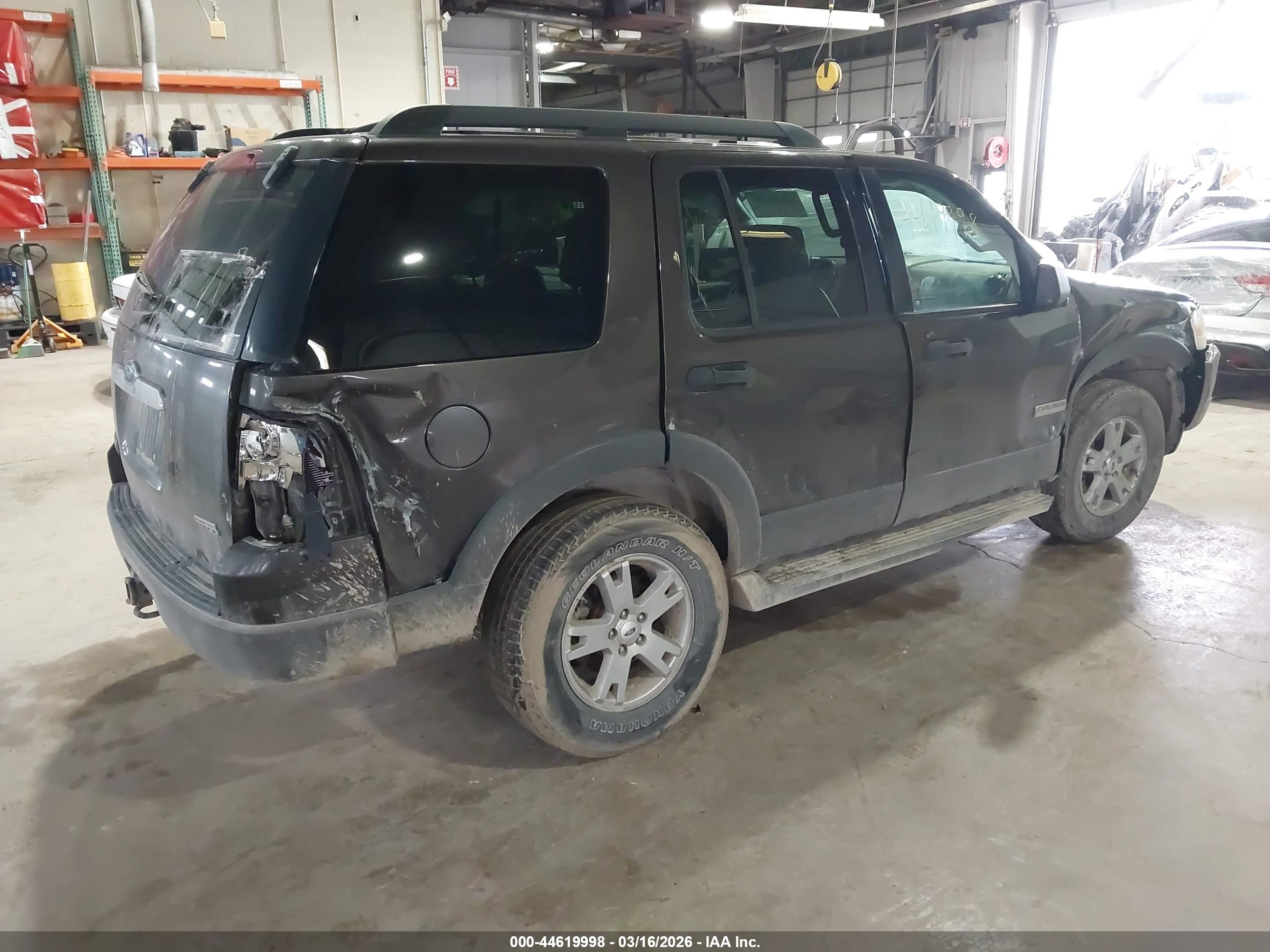 FORD EXPLORER image 4