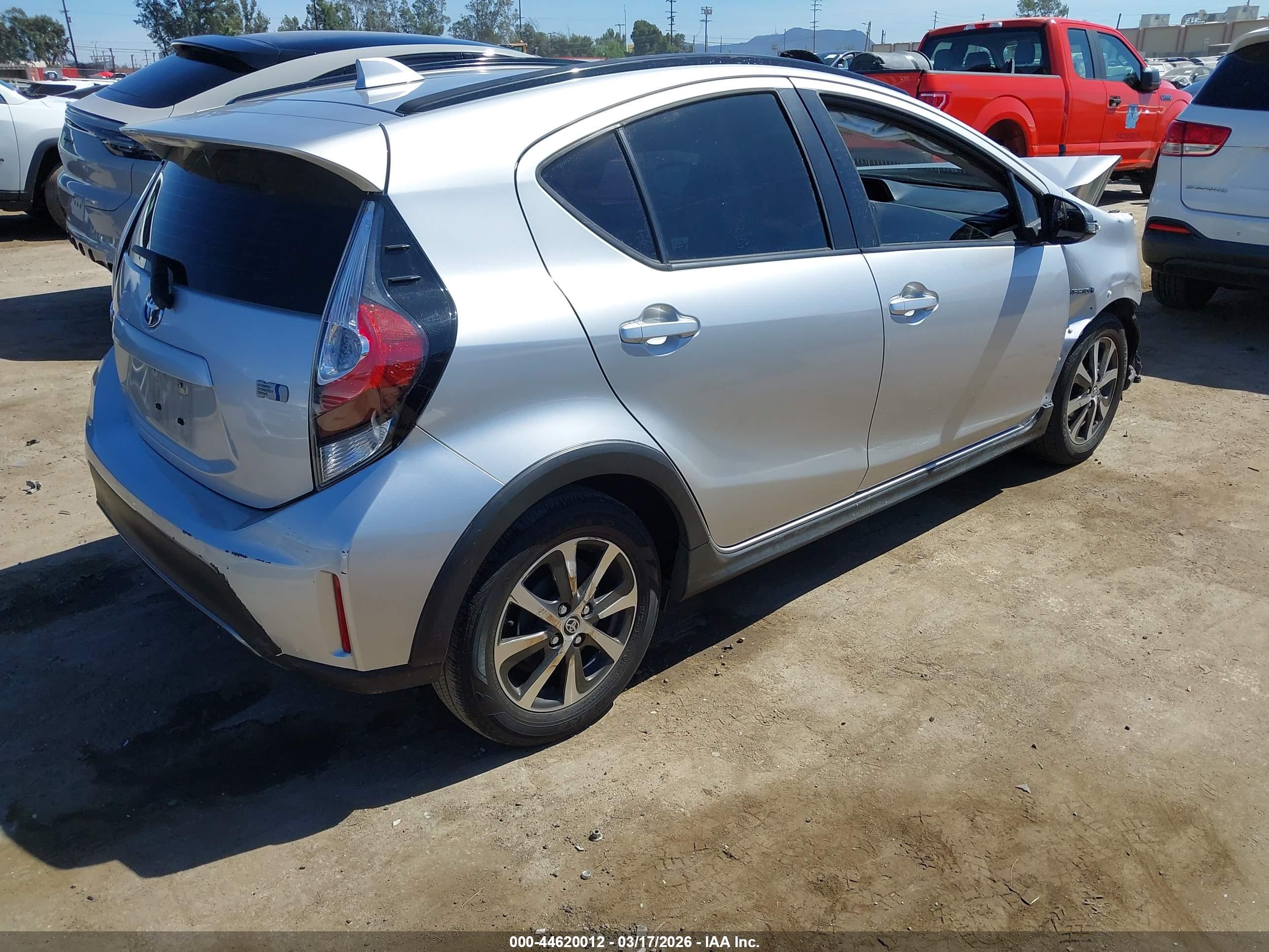 TOYOTA PRIUS image 4