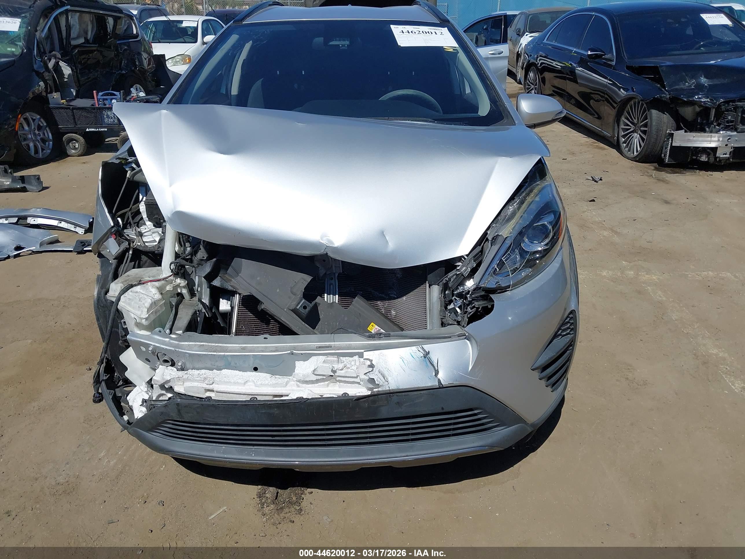TOYOTA PRIUS image 6