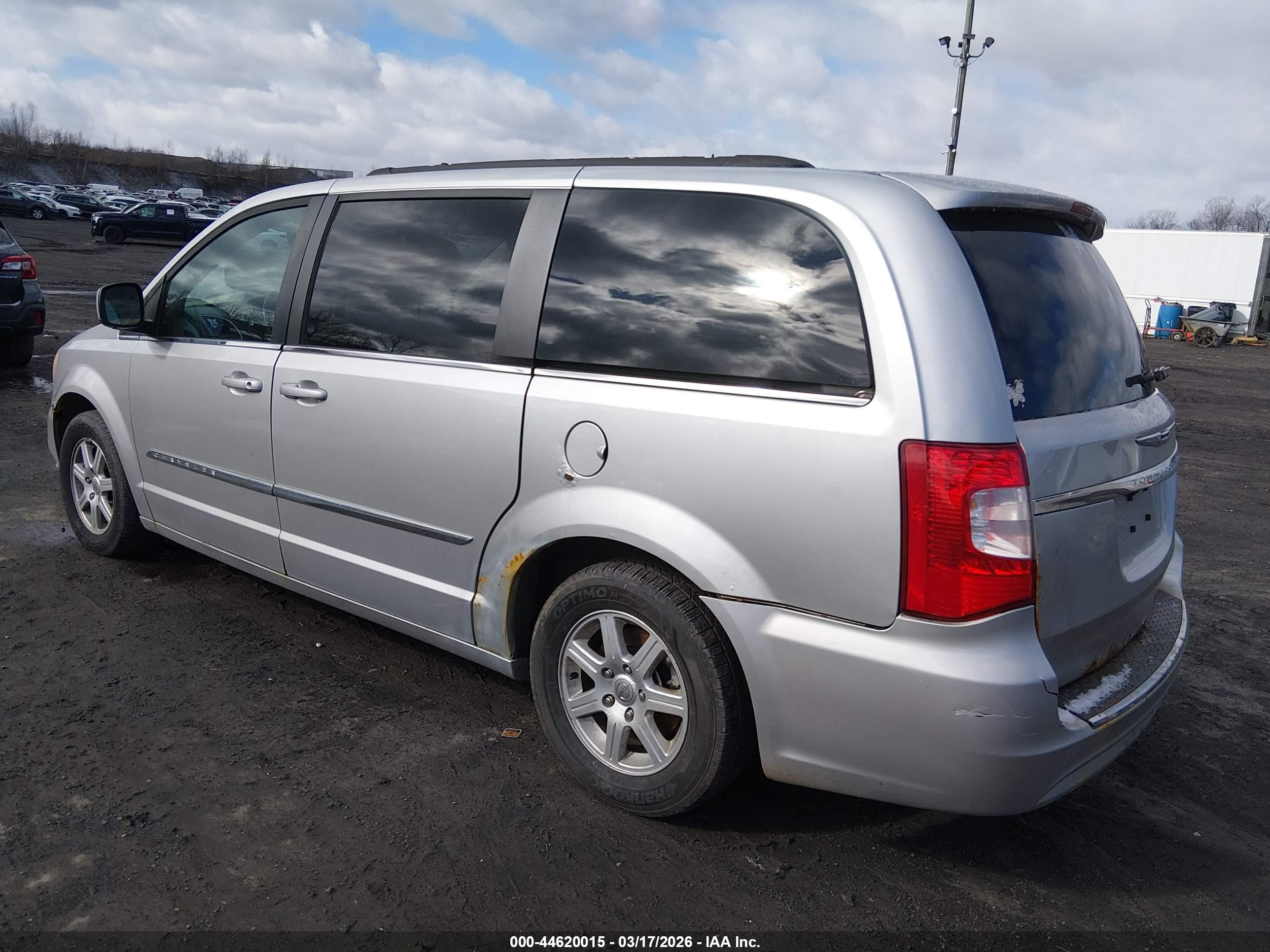 CHRYSLER TOWN image 3