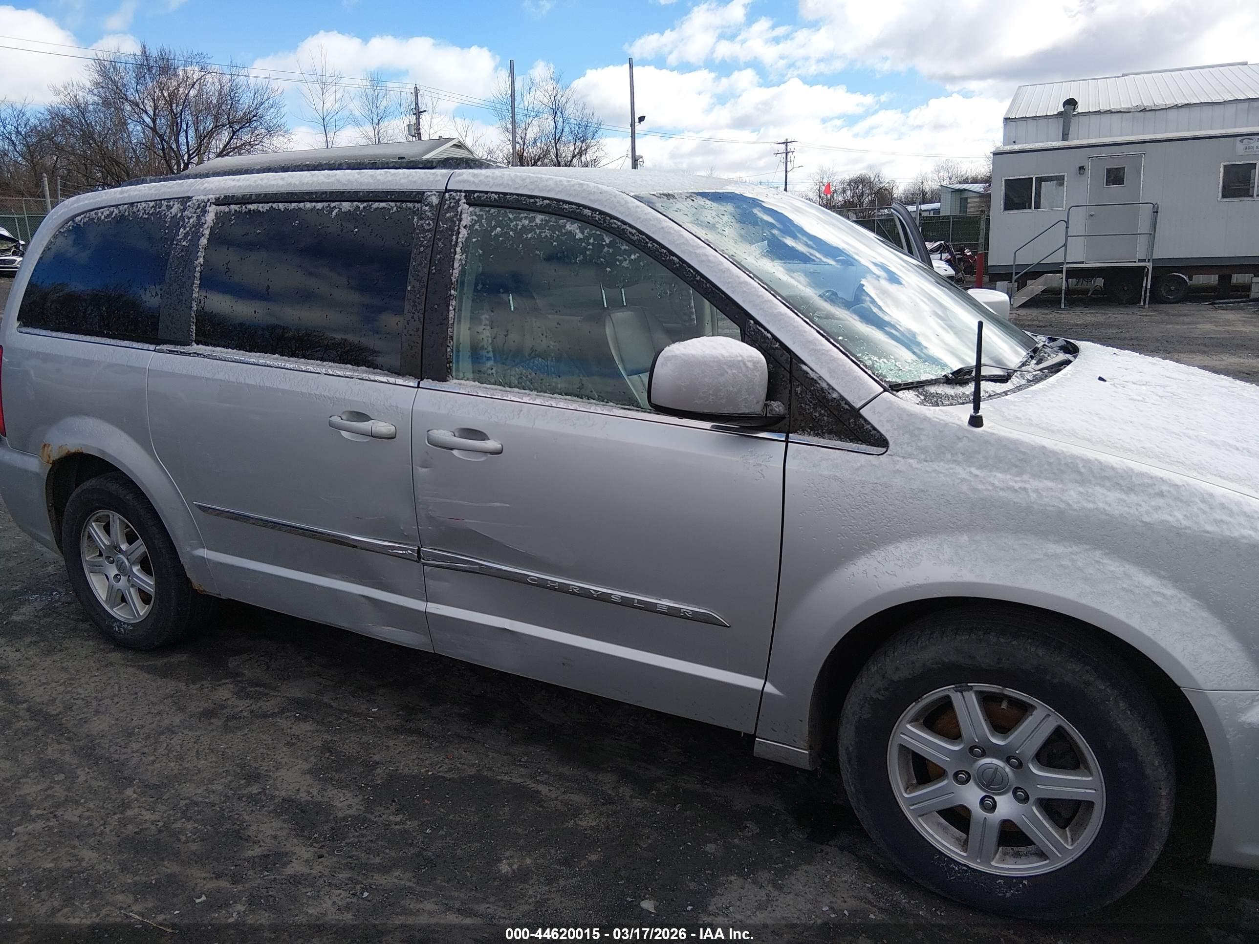 CHRYSLER TOWN image 6