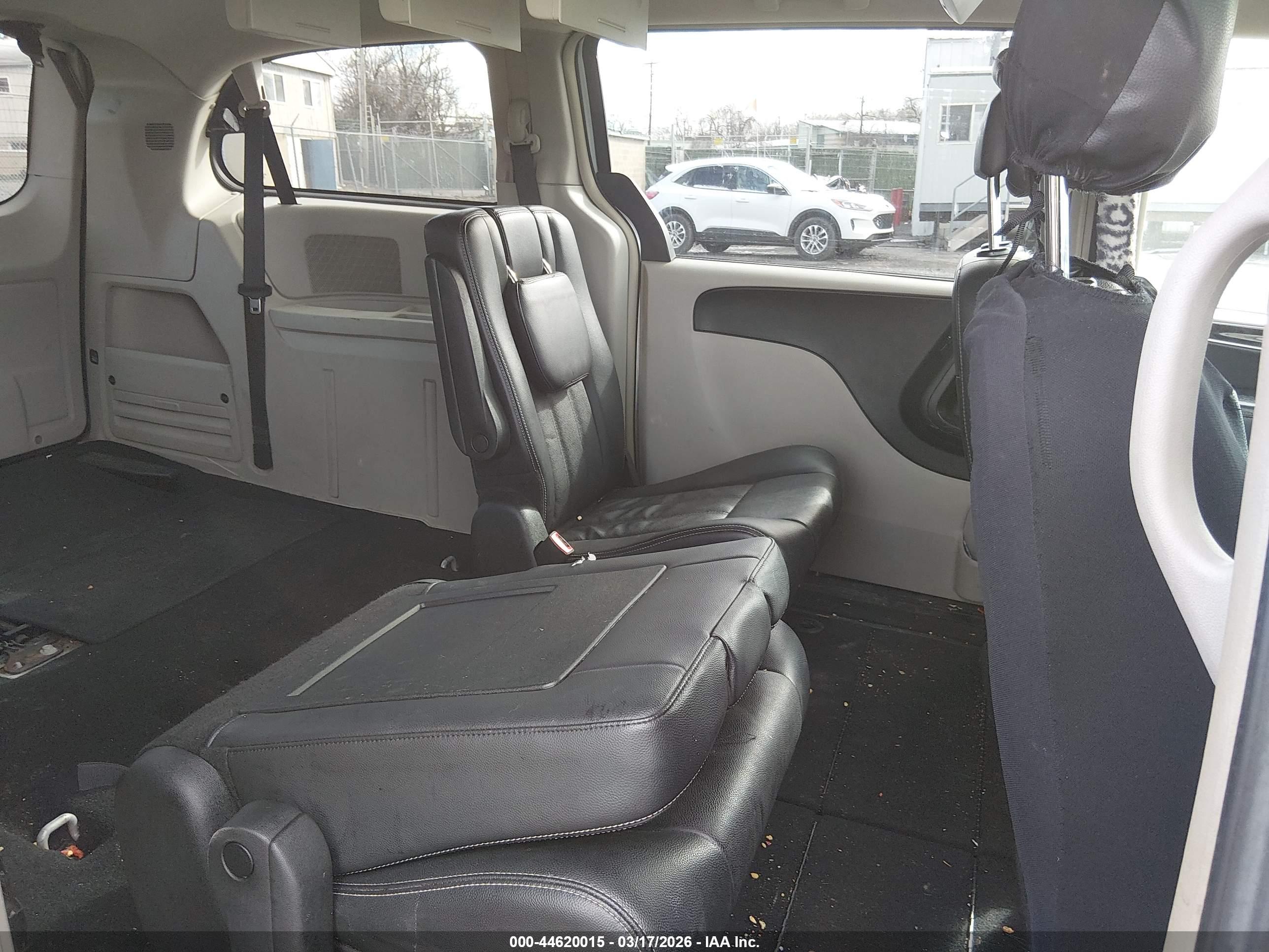 CHRYSLER TOWN image 8