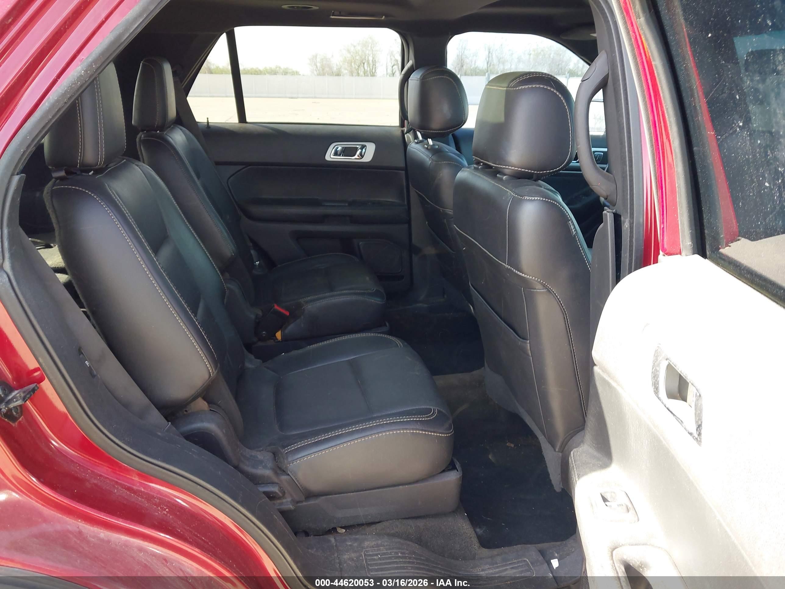 FORD EXPLORER image 8