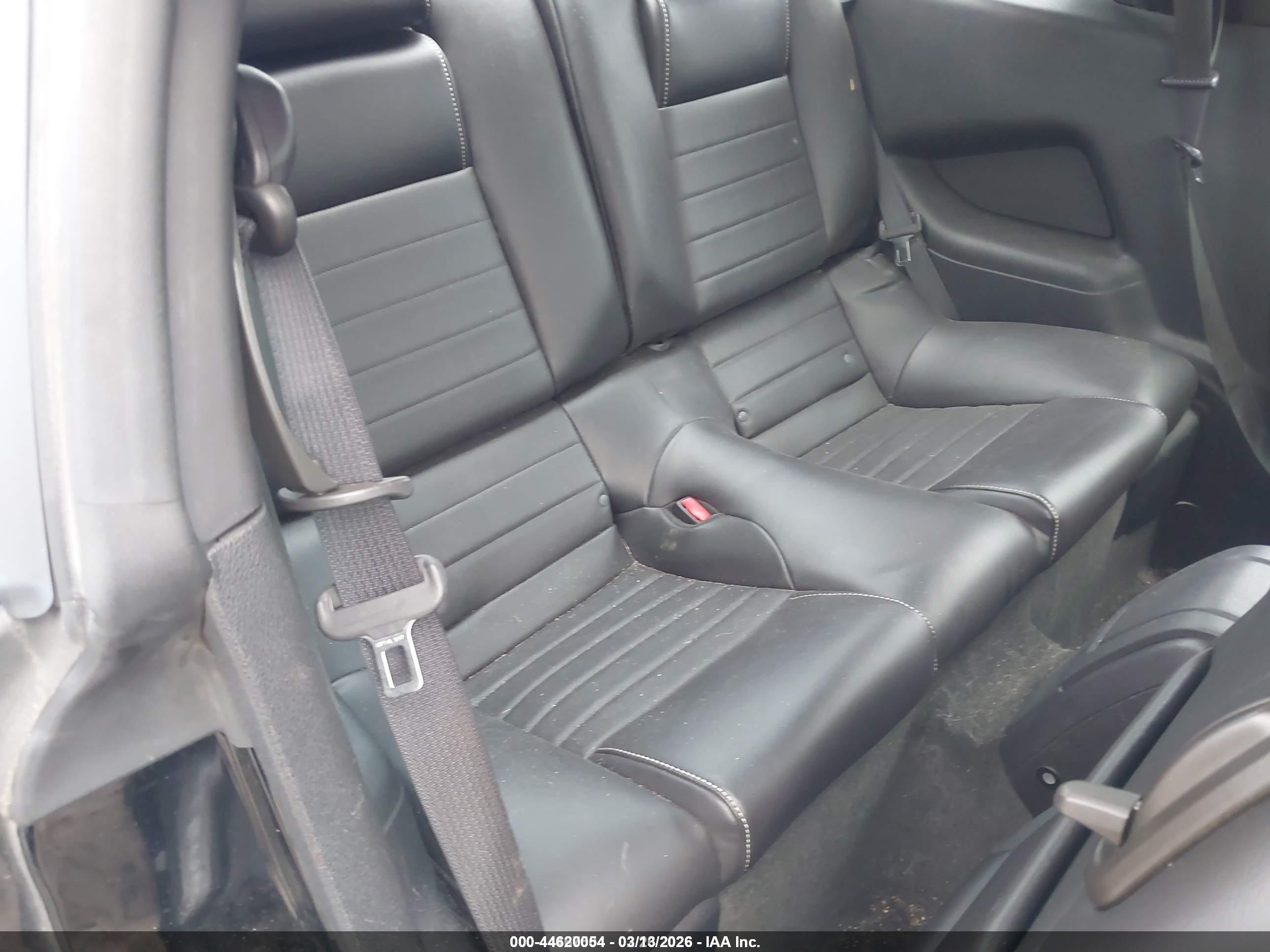FORD MUSTANG image 8