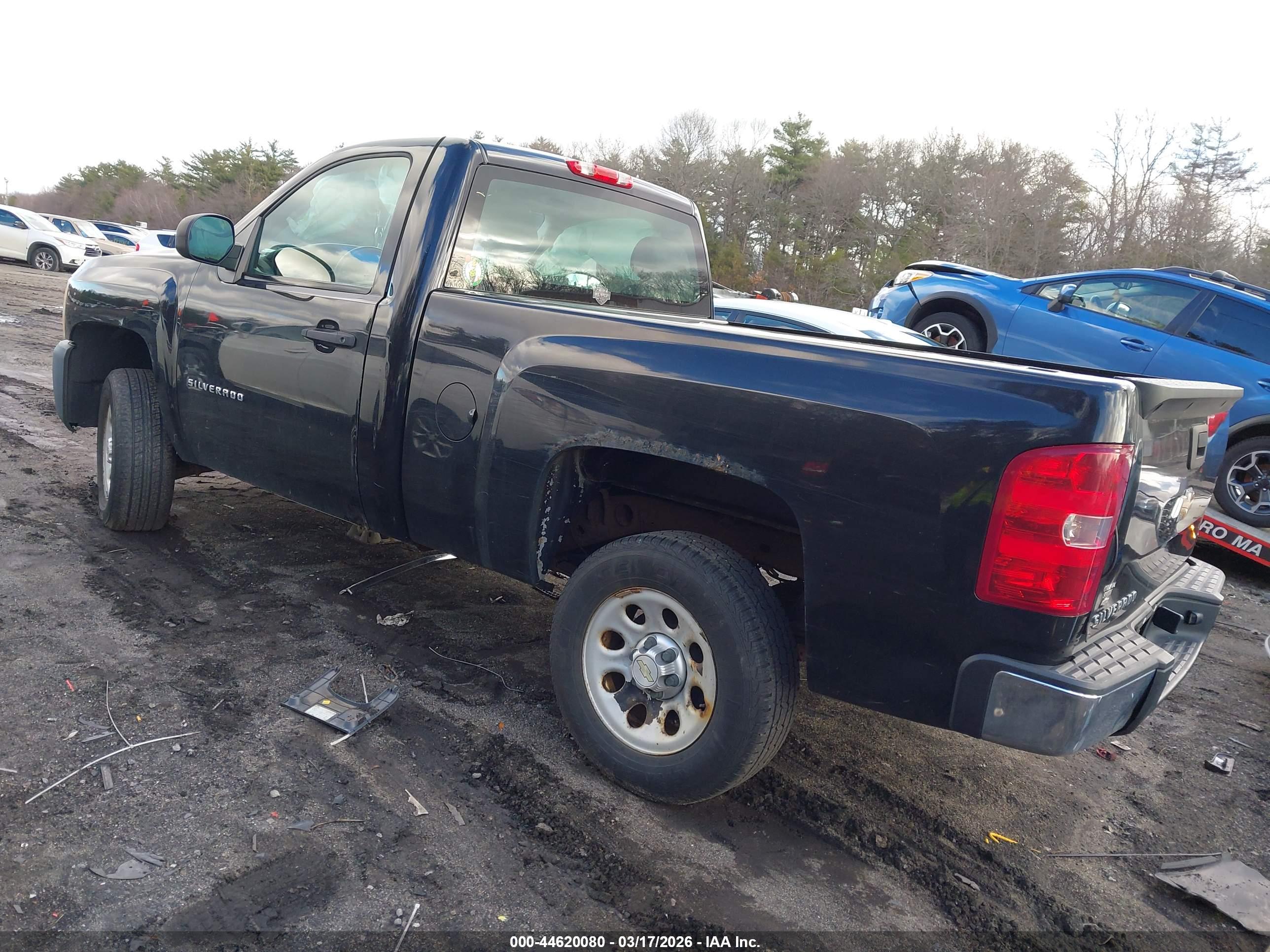 CHEVROLET SILVERADO image 3
