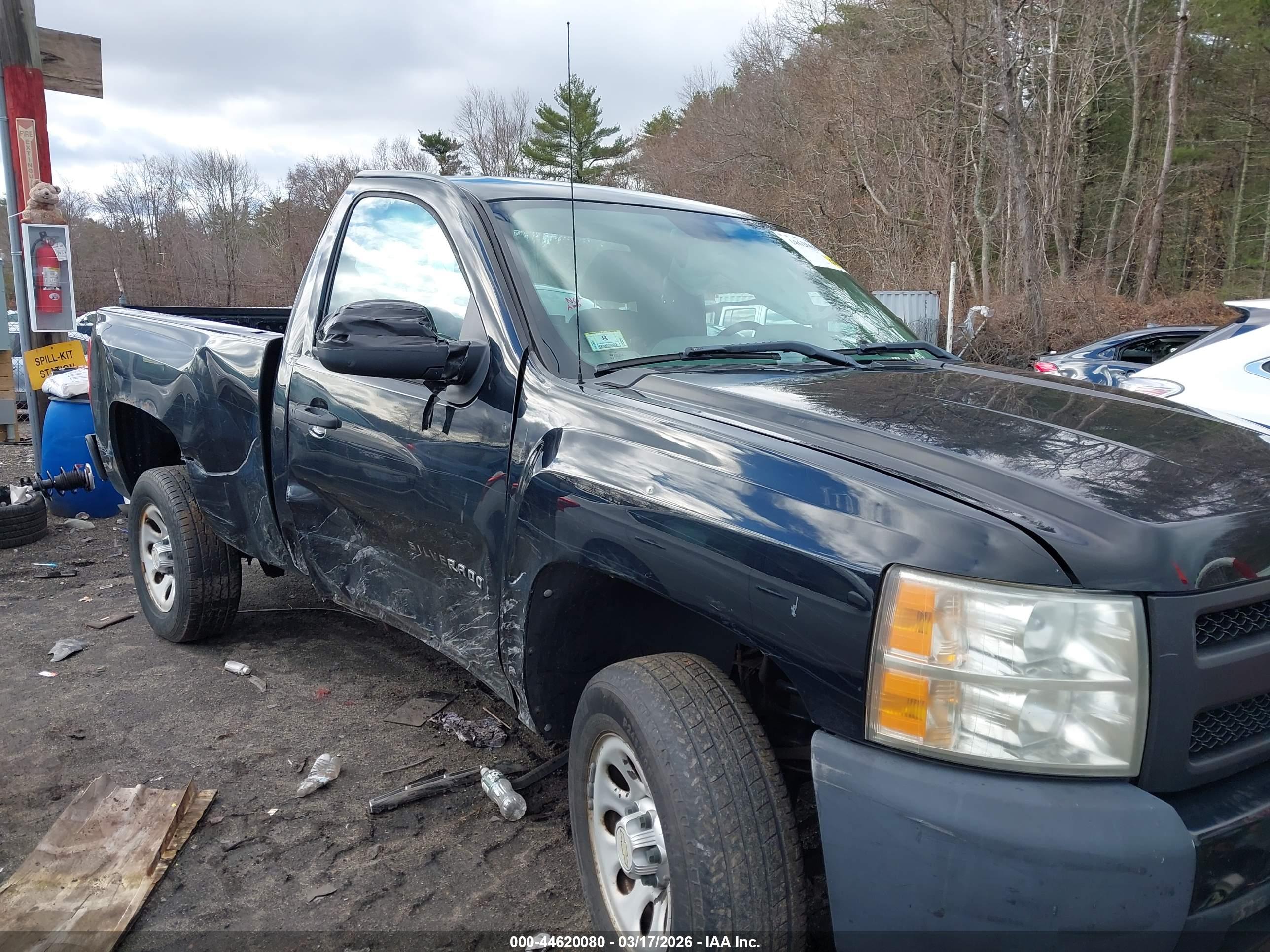 CHEVROLET SILVERADO image 6