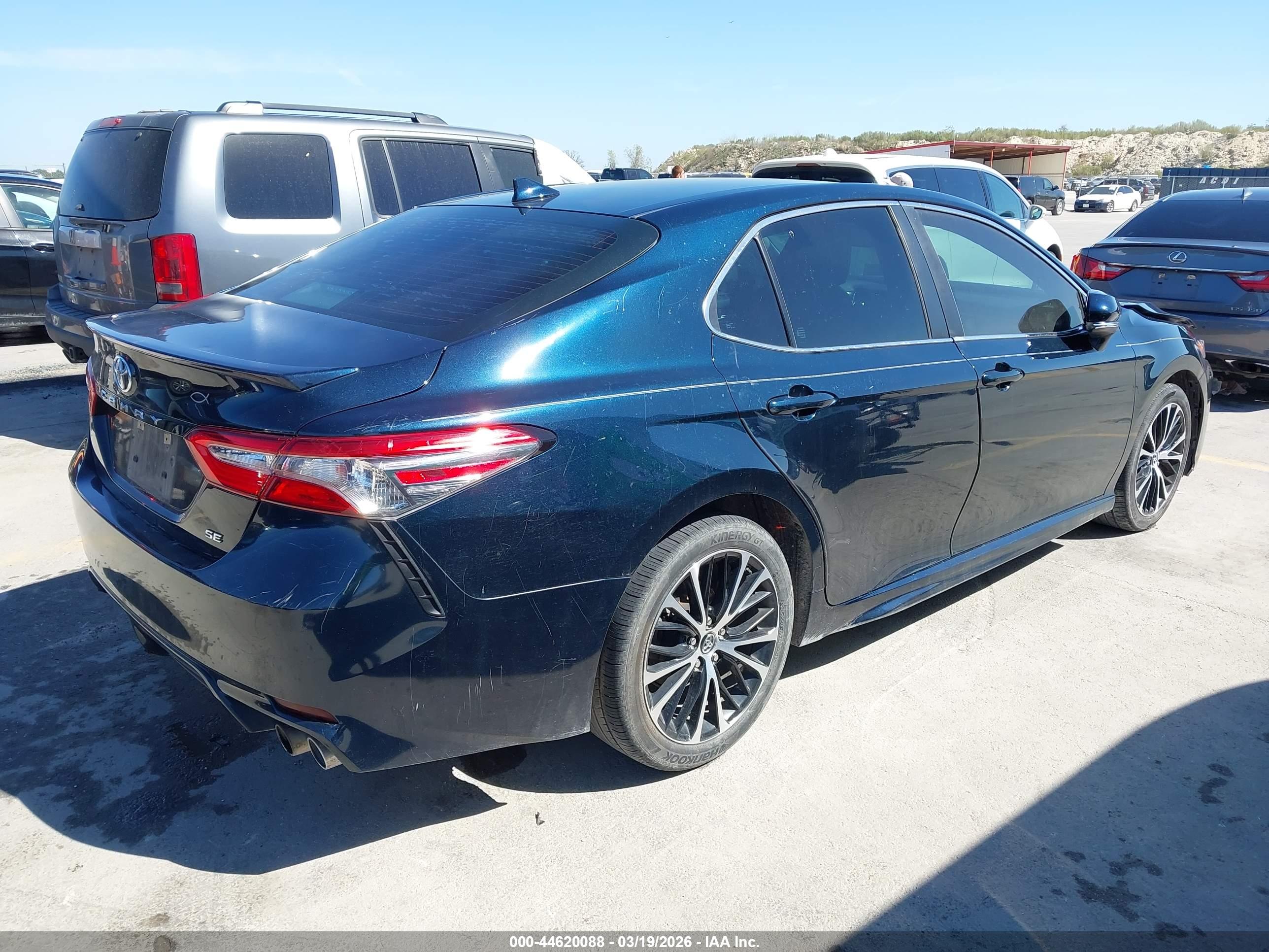 TOYOTA CAMRY image 4