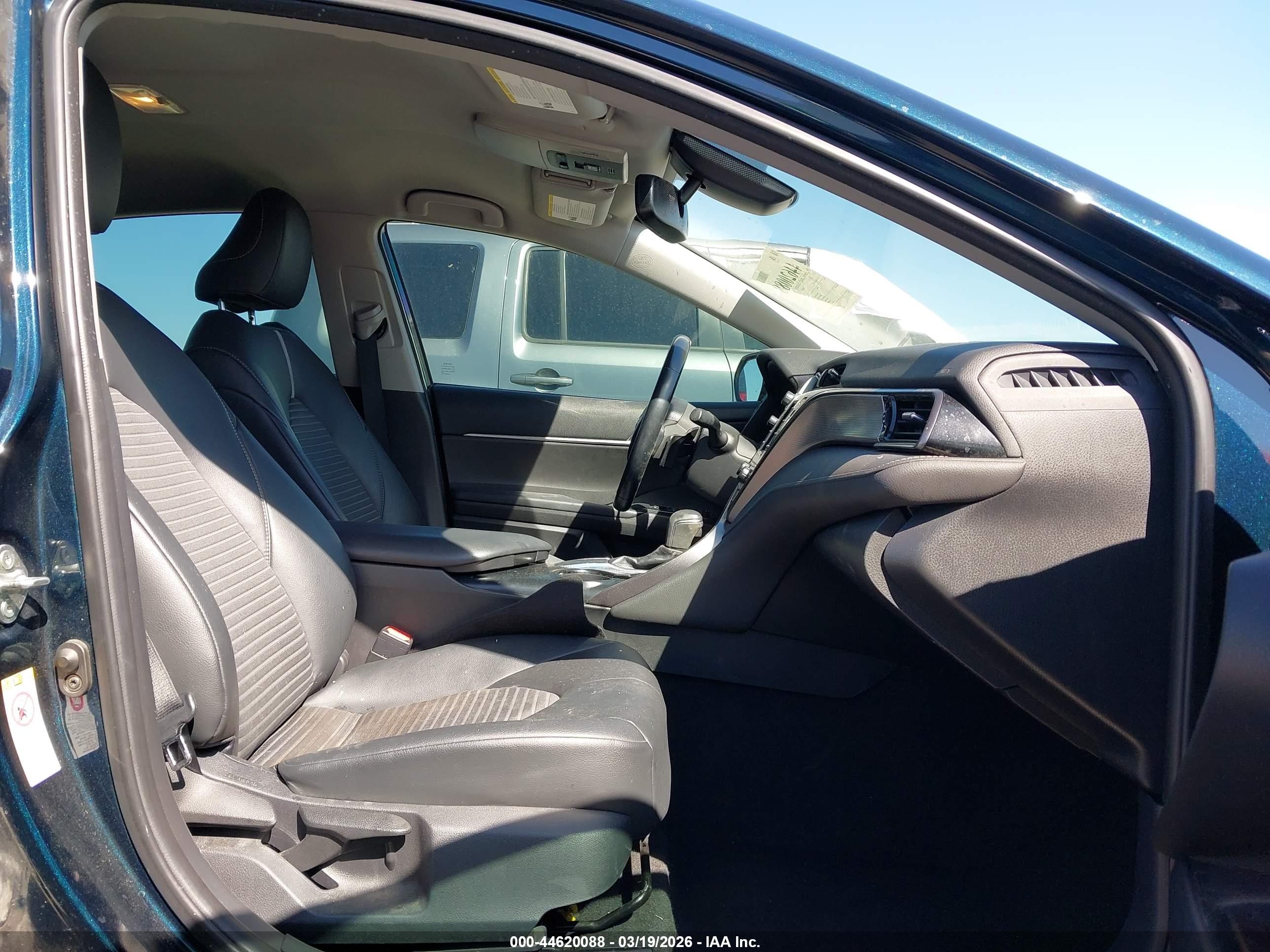 TOYOTA CAMRY image 5