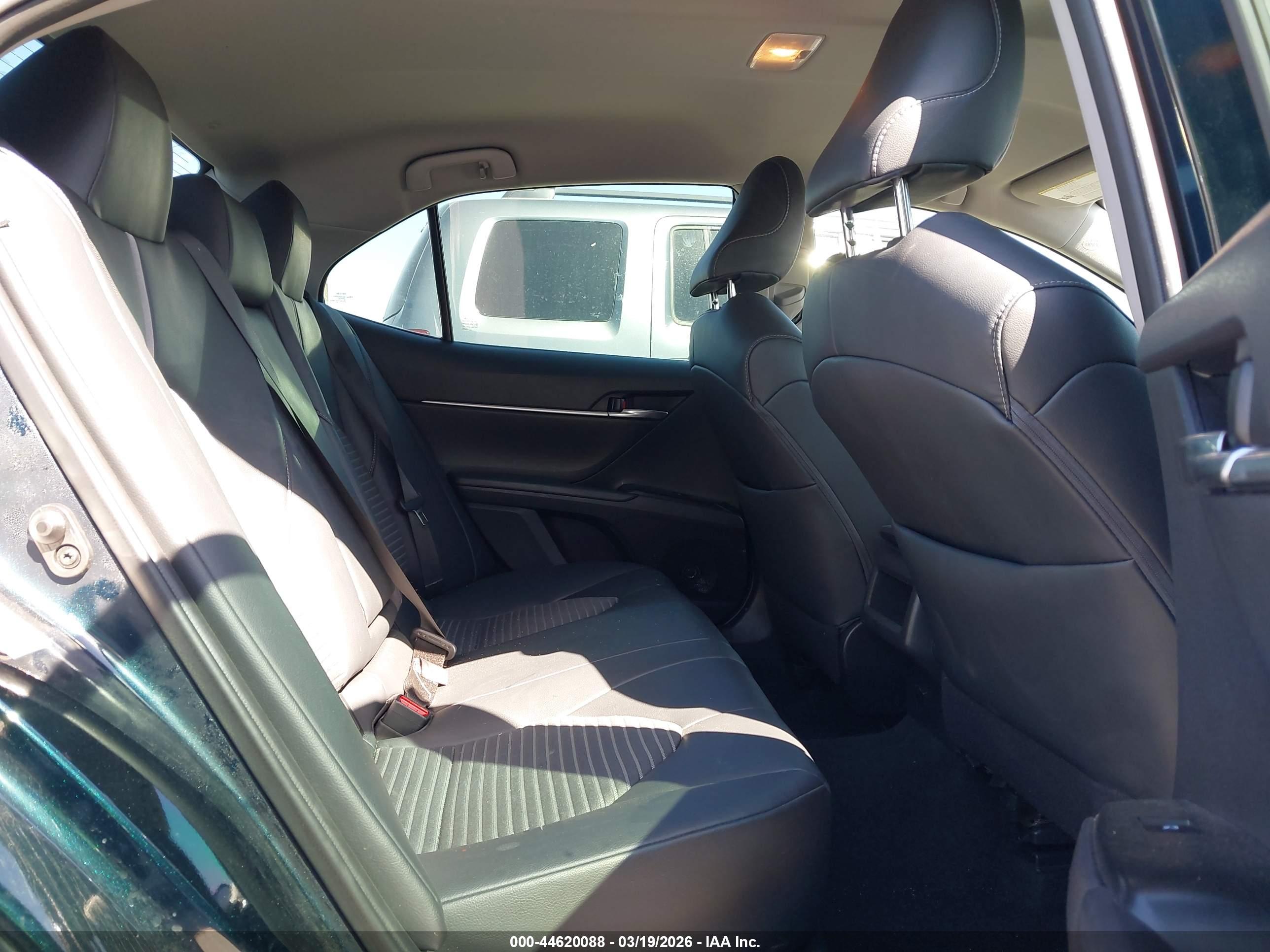 TOYOTA CAMRY image 8
