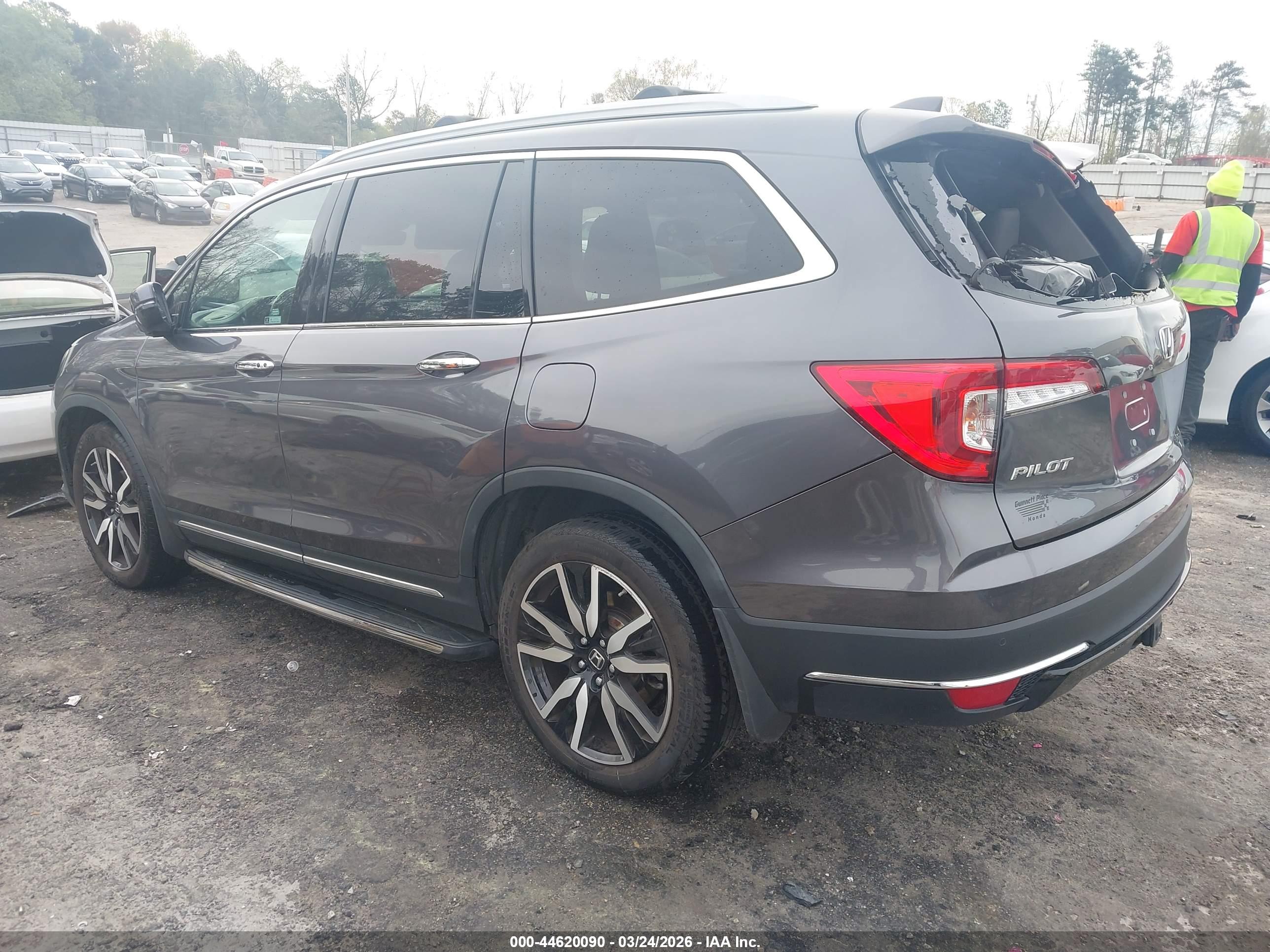 HONDA PILOT image 3