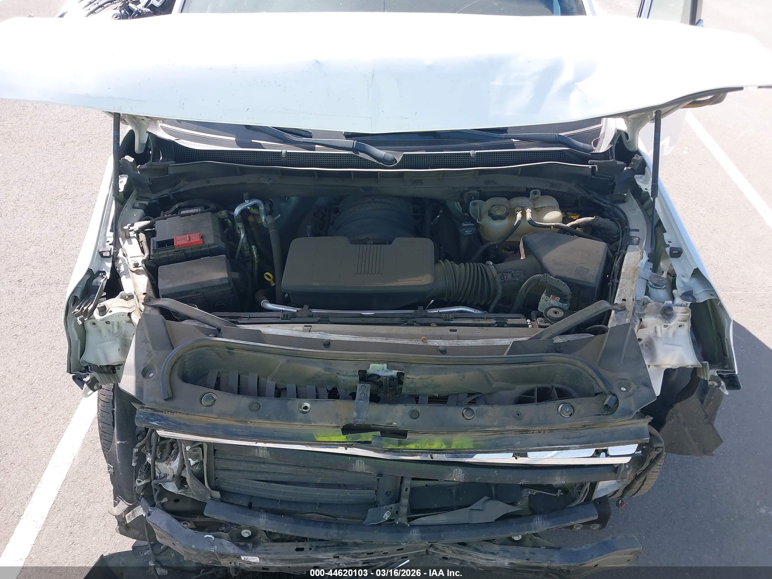 CHEVROLET SUBURBAN image 10
