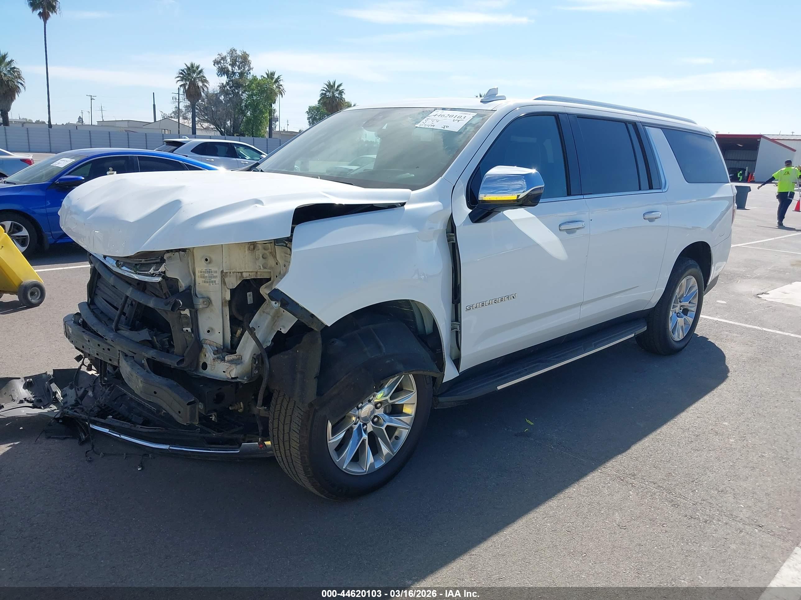 CHEVROLET SUBURBAN image 2